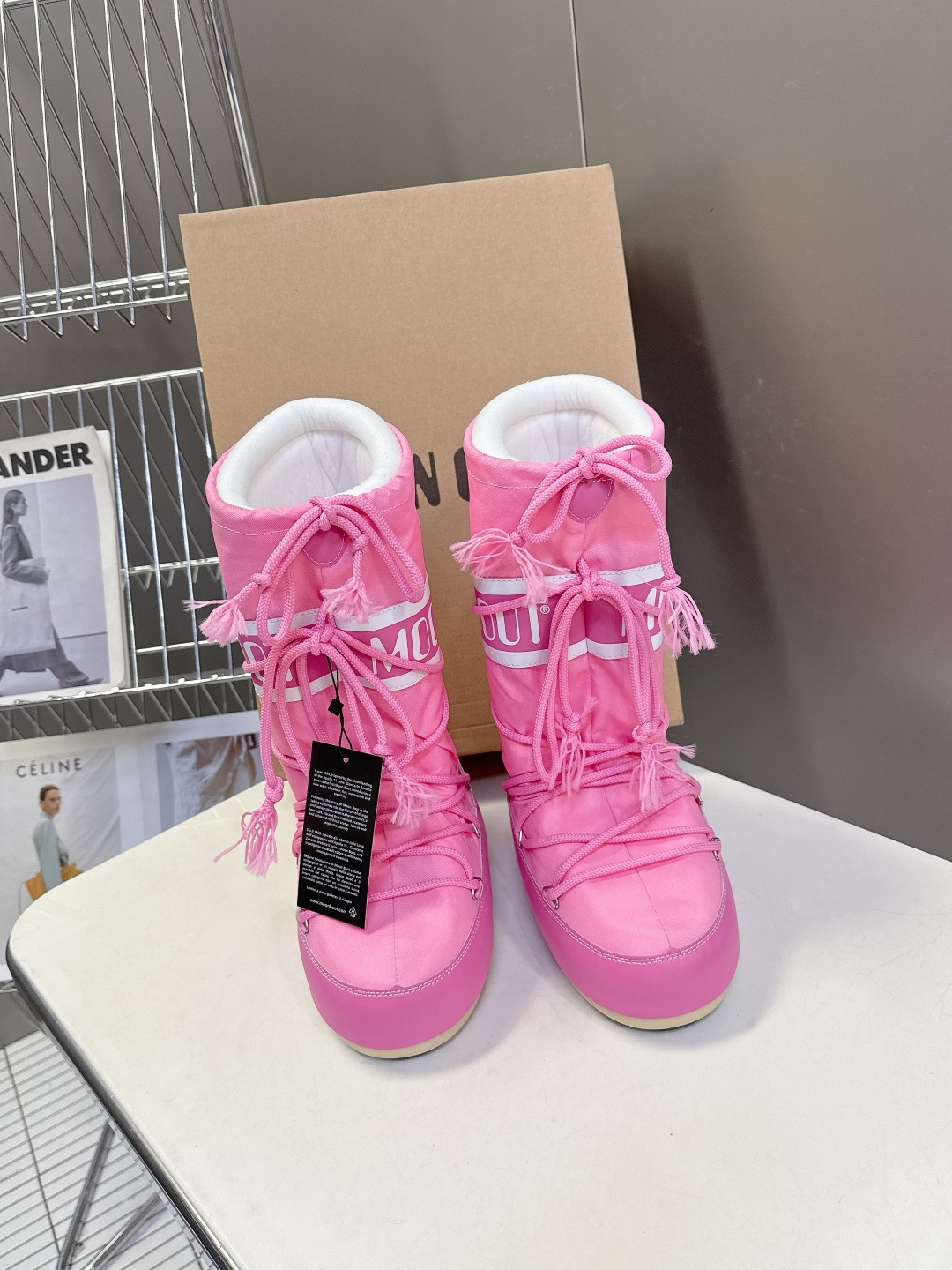 Moon Boot 秋冬最新款雪地靴 丑萌滑雪鞋超多明星网红种草 秋冬滑雪必备款 现在有一款更另类的雪地