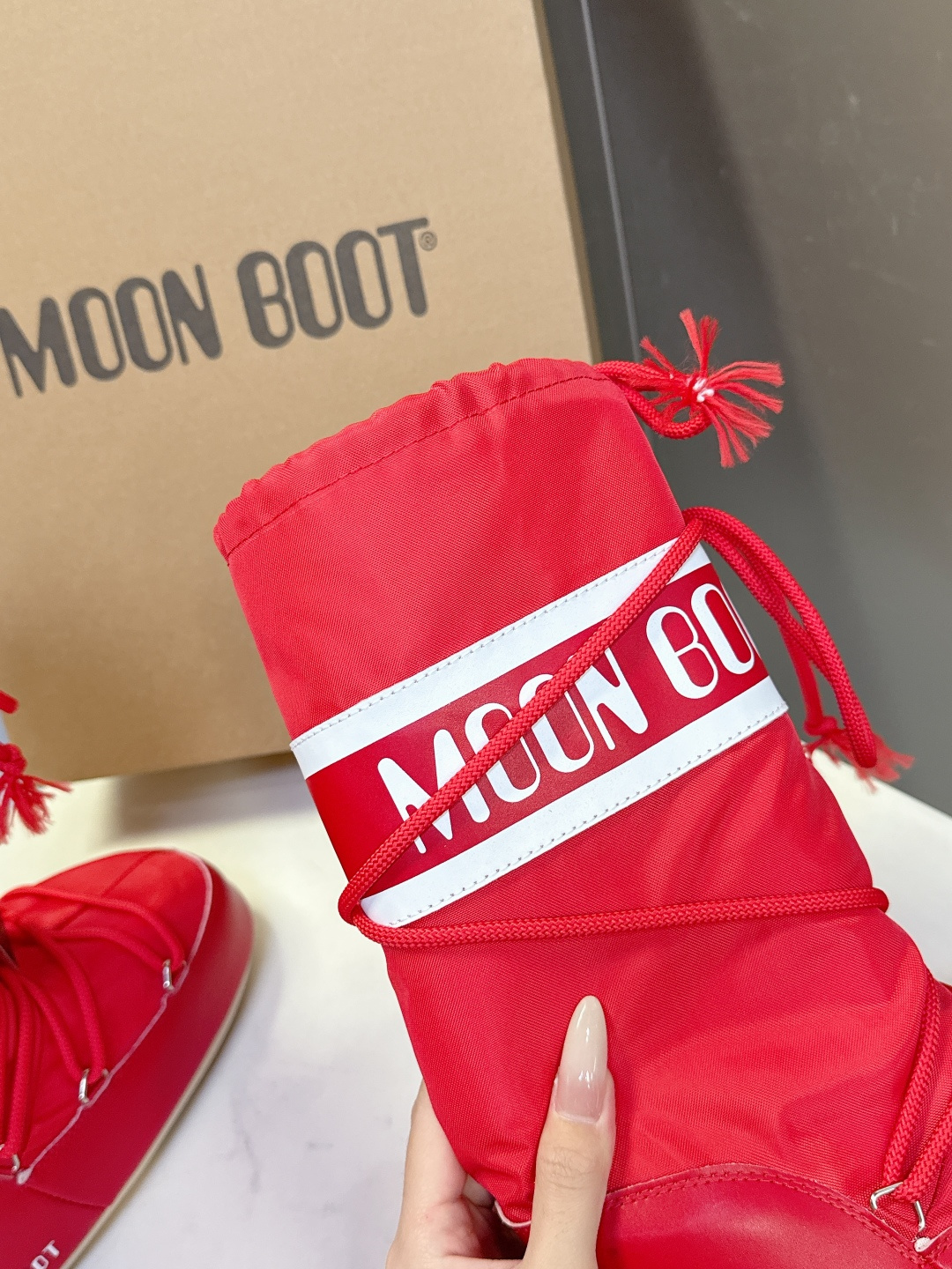 Moon Boot 秋冬最新款雪地靴 丑萌滑雪鞋超多明星网红种草 秋冬滑雪必备款 现在有一款更另类的雪地