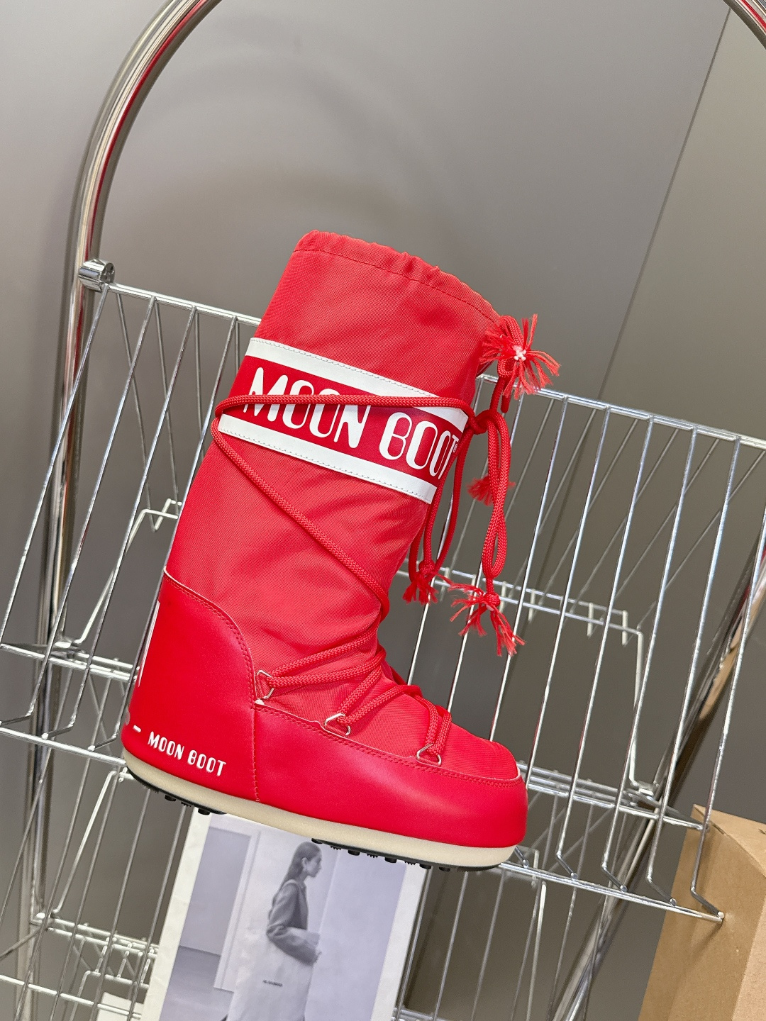Moon Boot 秋冬最新款雪地靴 丑萌滑雪鞋超多明星网红种草 秋冬滑雪必备款 现在有一款更另类的雪地
