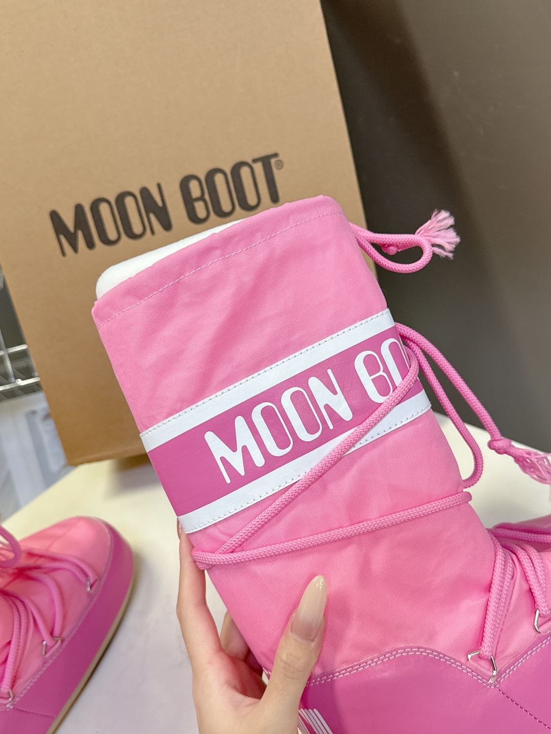 Moon Boot 秋冬最新款雪地靴 丑萌滑雪鞋超多明星网红种草 秋冬滑雪必备款 现在有一款更另类的雪地