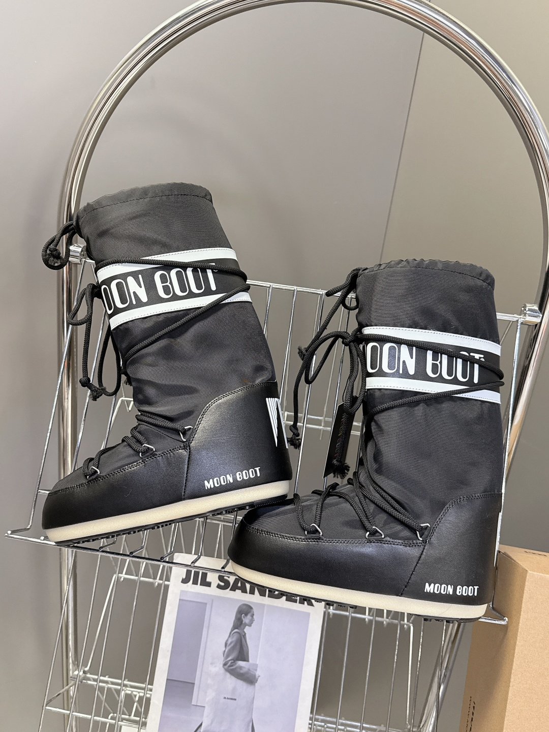 Moon Boot 秋冬最新款雪地靴 丑萌滑雪鞋超多明星网红种草 秋冬滑雪必备款 现在有一款更另类的雪地