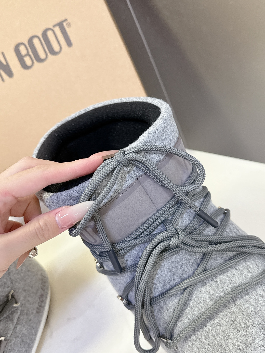 Moon Boot 秋冬最新款雪地靴 丑萌滑雪鞋超多明星网红种草 秋冬滑雪必备款 现在有一款更另类的雪地