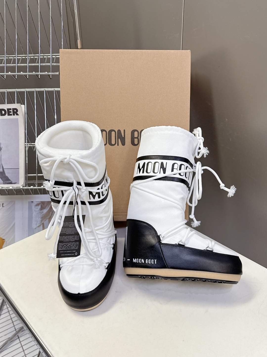 Moon Boot 秋冬最新款雪地靴 丑萌滑雪鞋超多明星网红种草 秋冬滑雪必备款 现在有一款更另类的雪地