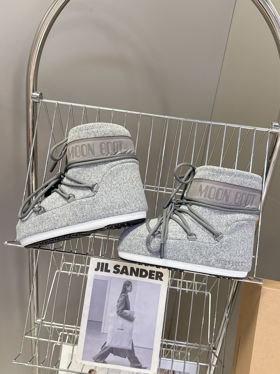 Moon Boot 秋冬最新款雪地靴 丑萌滑雪鞋超多明星网红种草 秋冬滑雪必备款 现在有一款更另类的雪地