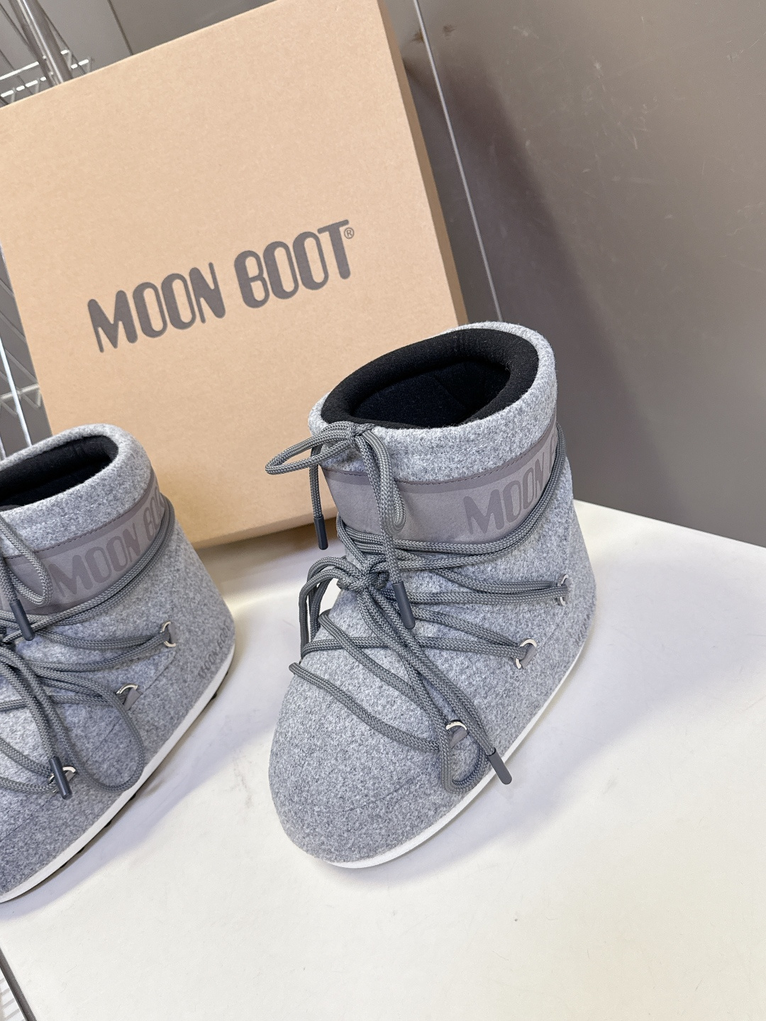 Moon Boot 秋冬最新款雪地靴 丑萌滑雪鞋超多明星网红种草 秋冬滑雪必备款 现在有一款更另类的雪地