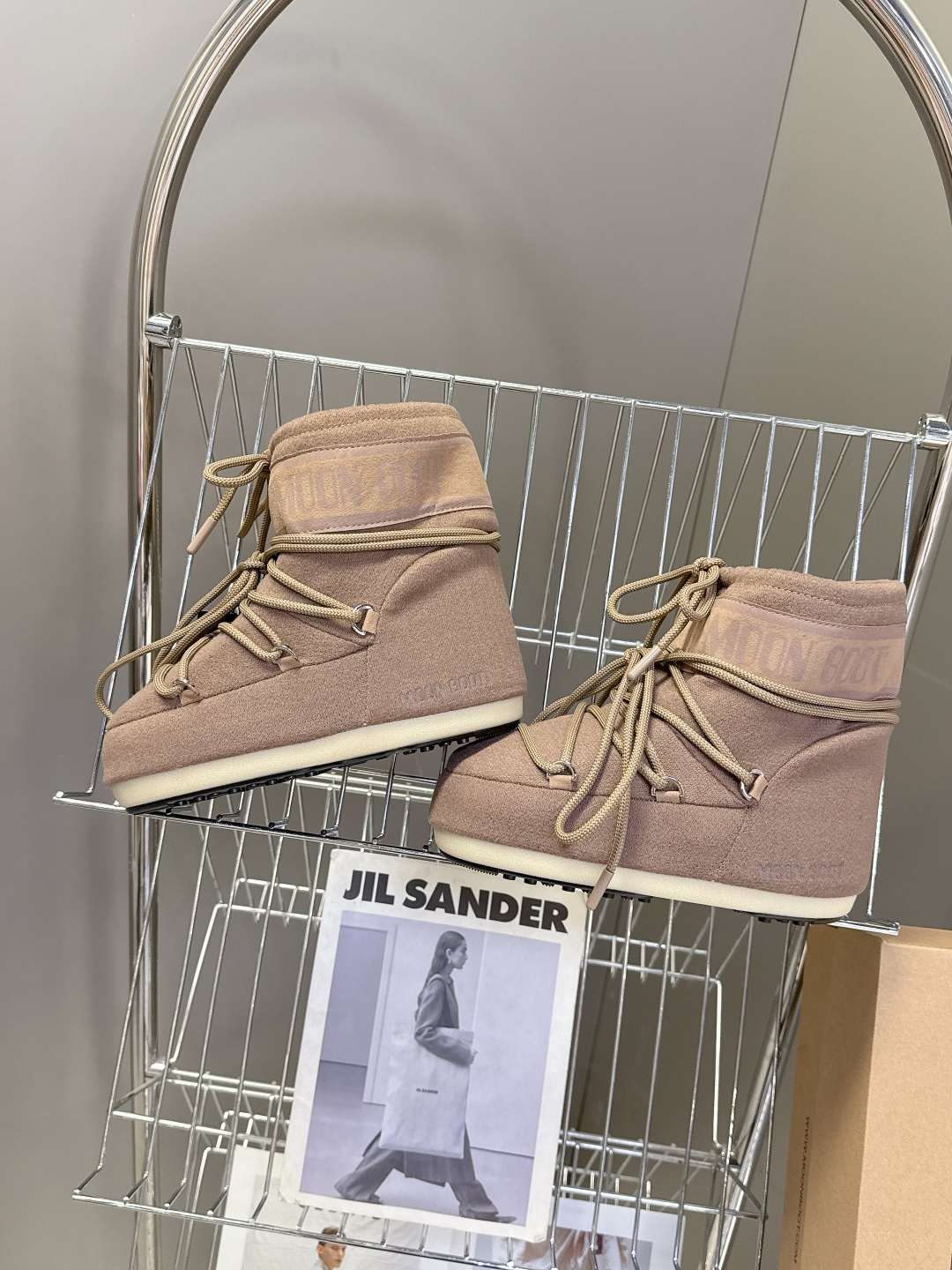 Moon Boot 秋冬最新款雪地靴 丑萌滑雪鞋超多明星网红种草 秋冬滑雪必备款 现在有一款更另类的雪地