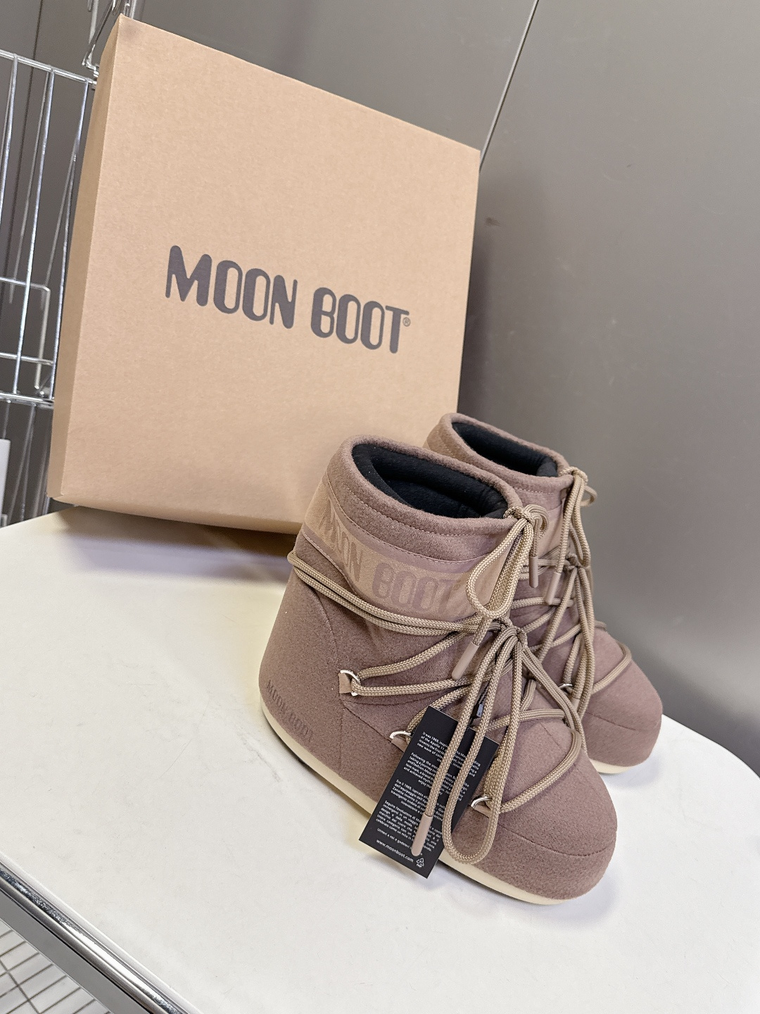 Moon Boot 秋冬最新款雪地靴 丑萌滑雪鞋超多明星网红种草 秋冬滑雪必备款 现在有一款更另类的雪地