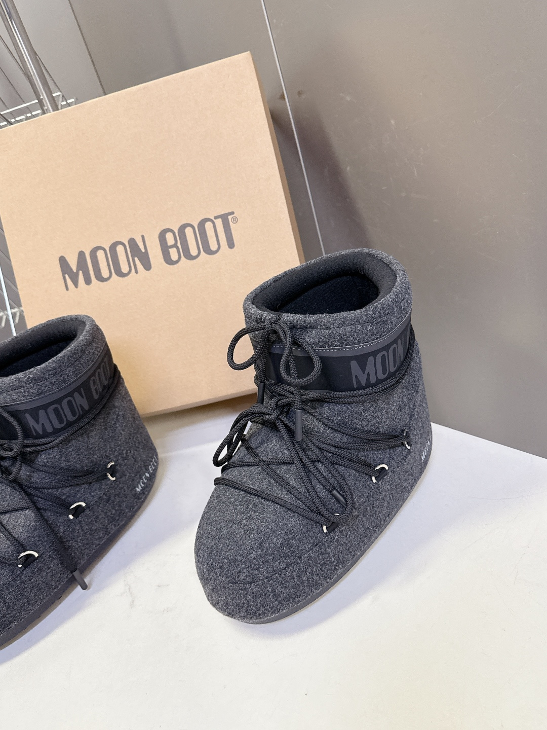 Moon Boot 秋冬最新款雪地靴 丑萌滑雪鞋超多明星网红种草 秋冬滑雪必备款 现在有一款更另类的雪地