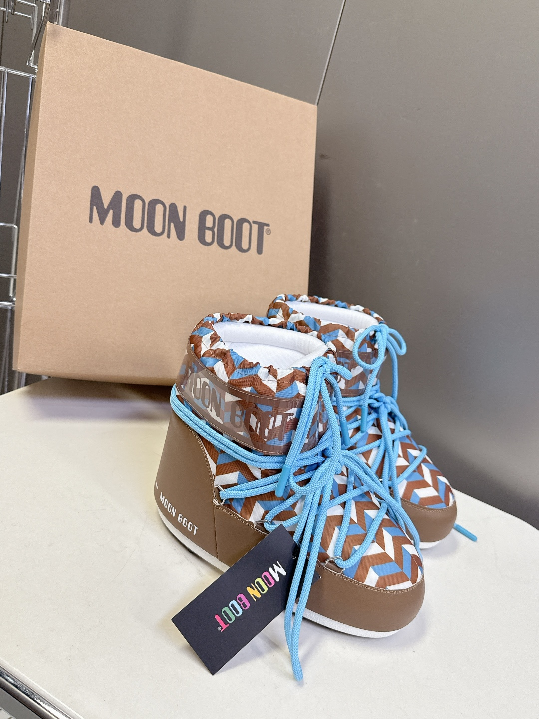 Moon Boot 秋冬最新款雪地靴 丑萌滑雪鞋超多明星网红种草 秋冬滑雪必备款 现在有一款更另类的雪地