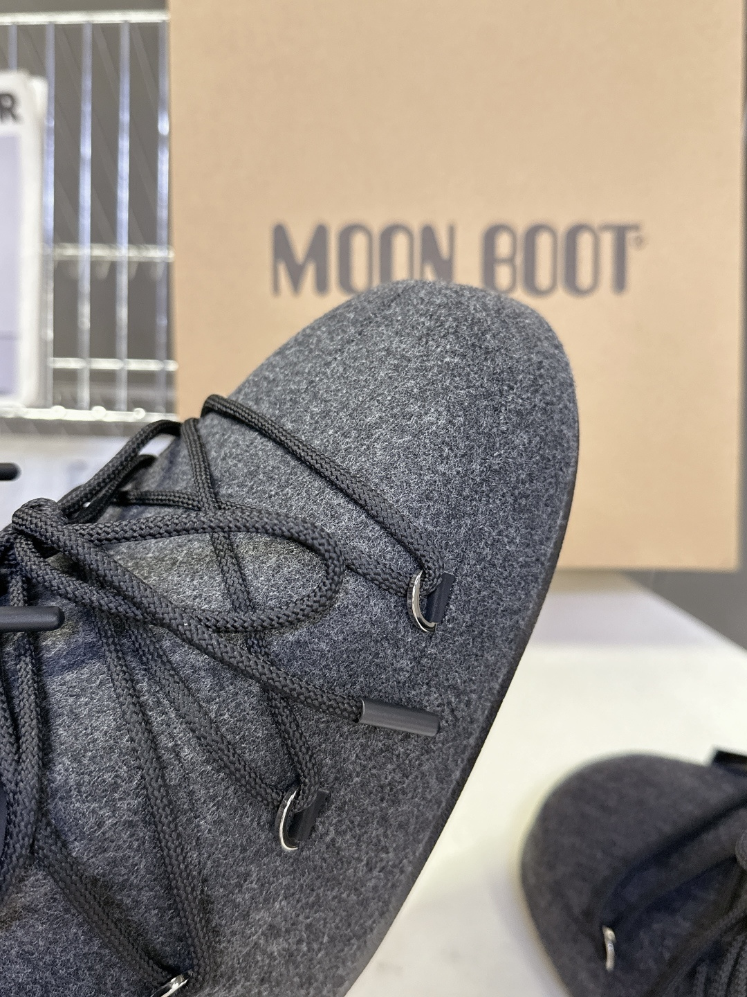 Moon Boot 秋冬最新款雪地靴 丑萌滑雪鞋超多明星网红种草 秋冬滑雪必备款 现在有一款更另类的雪地