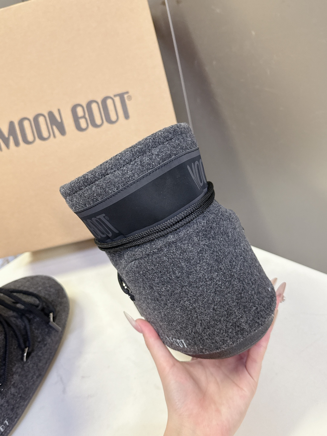 Moon Boot 秋冬最新款雪地靴 丑萌滑雪鞋超多明星网红种草 秋冬滑雪必备款 现在有一款更另类的雪地