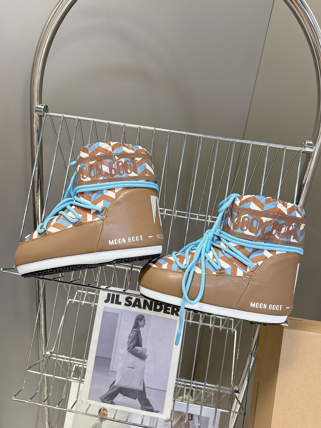 Moon Boot 秋冬最新款雪地靴 丑萌滑雪鞋超多明星网红种草 秋冬滑雪必备款 现在有一款更另类的雪地