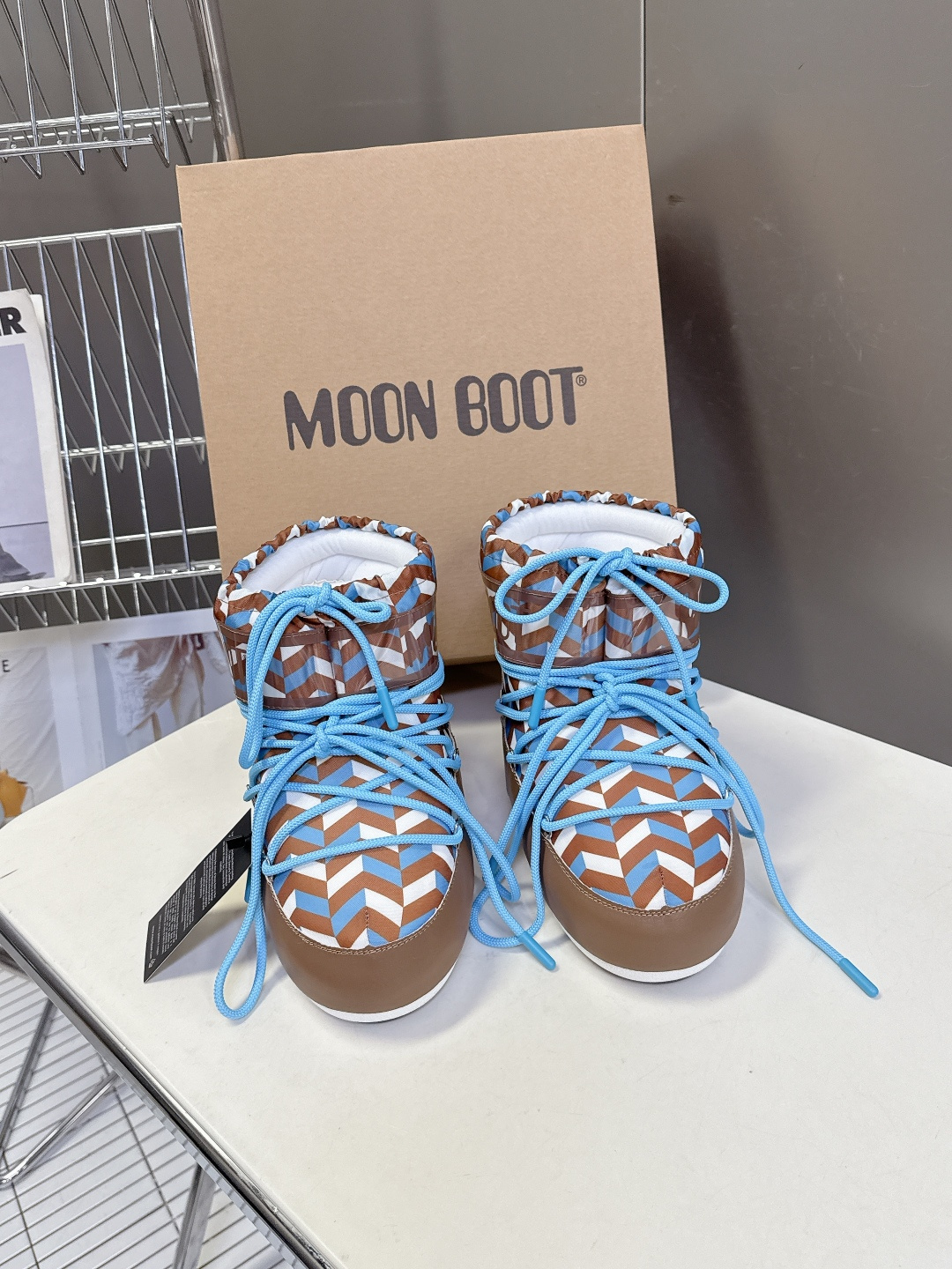 Moon Boot 秋冬最新款雪地靴 丑萌滑雪鞋超多明星网红种草 秋冬滑雪必备款 现在有一款更另类的雪地