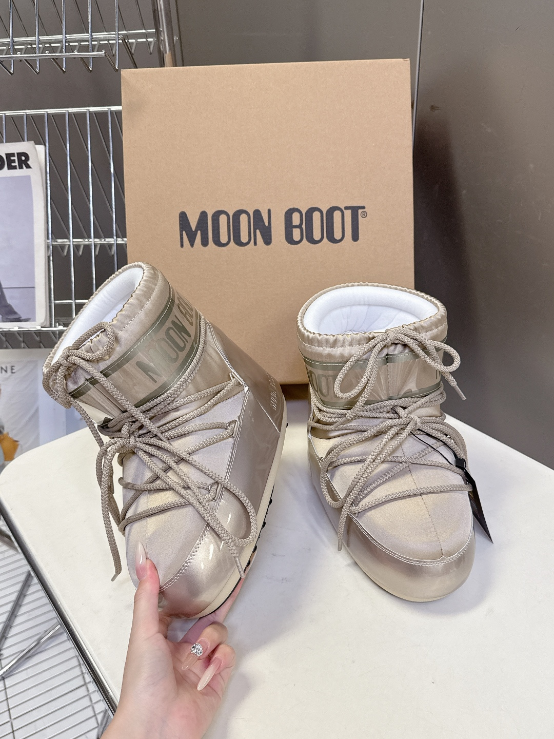 Moon Boot 秋冬最新款雪地靴 丑萌滑雪鞋超多明星网红种草 秋冬滑雪必备款 现在有一款更另类的雪地