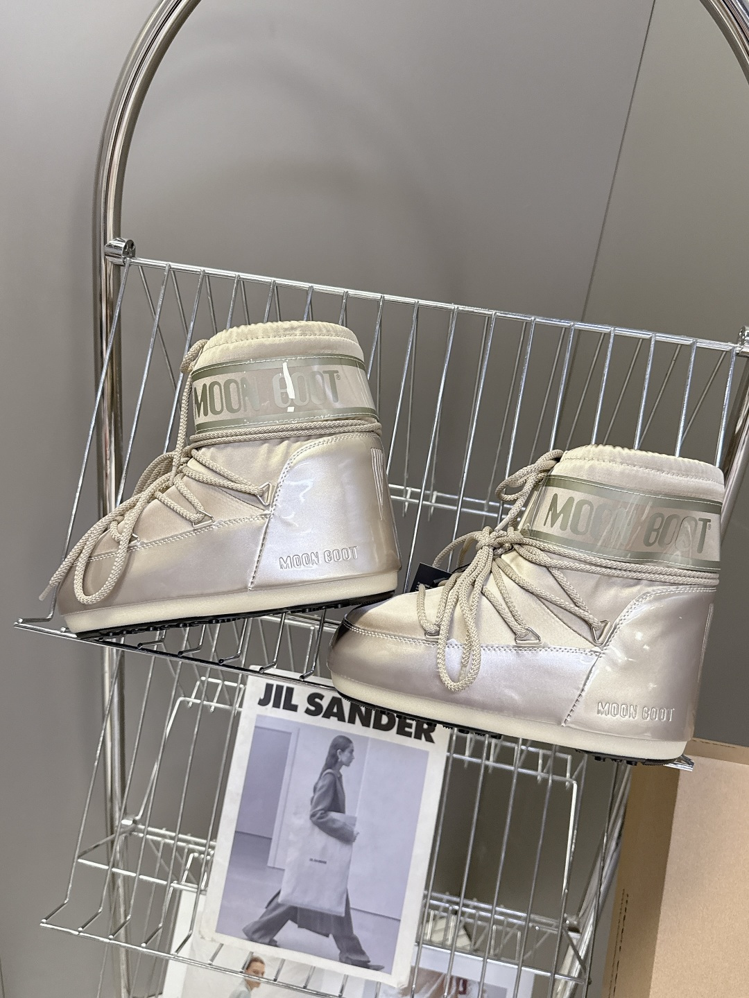 Moon Boot 秋冬最新款雪地靴 丑萌滑雪鞋超多明星网红种草 秋冬滑雪必备款 现在有一款更另类的雪地