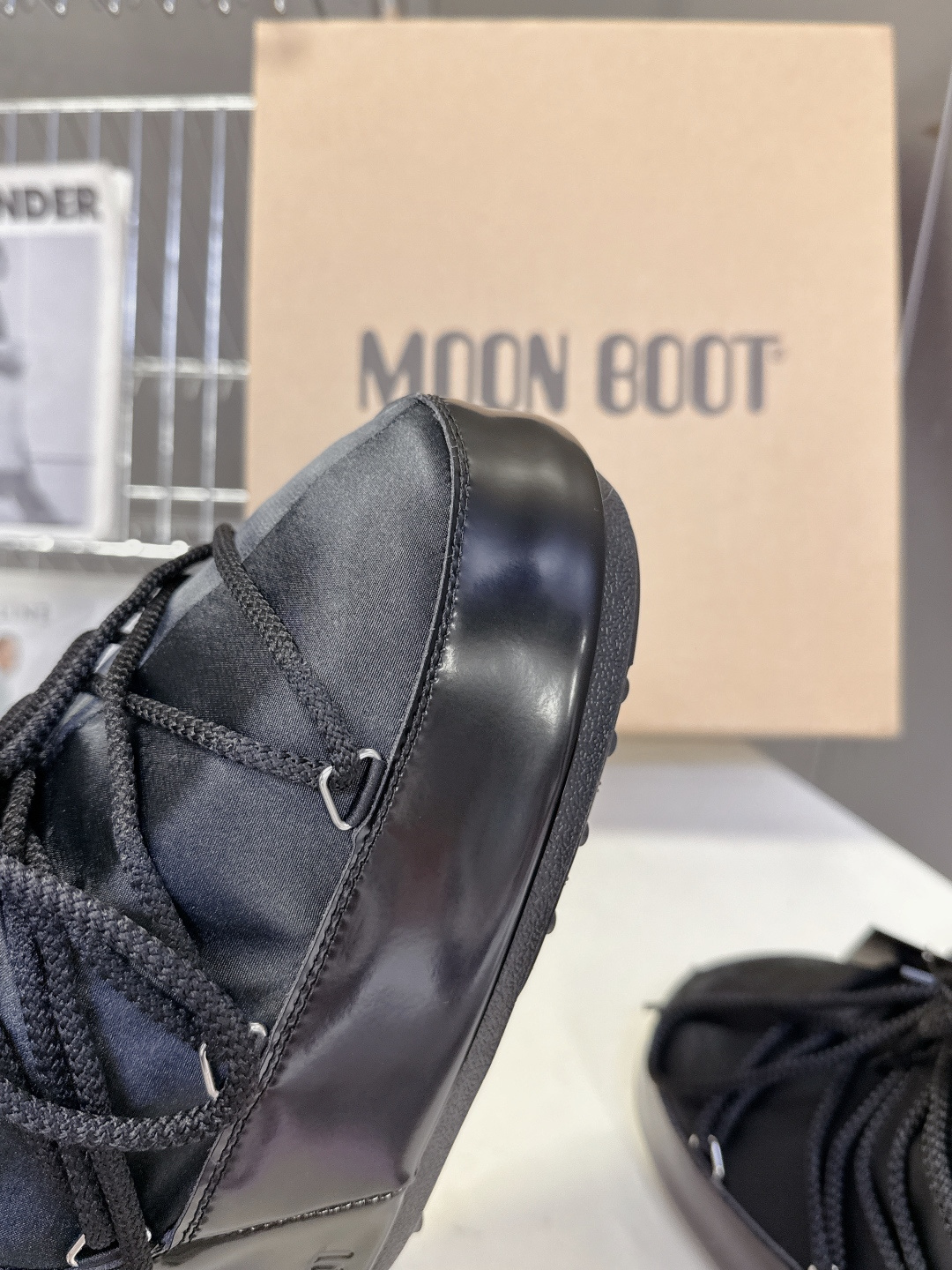 Moon Boot 秋冬最新款雪地靴 丑萌滑雪鞋超多明星网红种草 秋冬滑雪必备款 现在有一款更另类的雪地