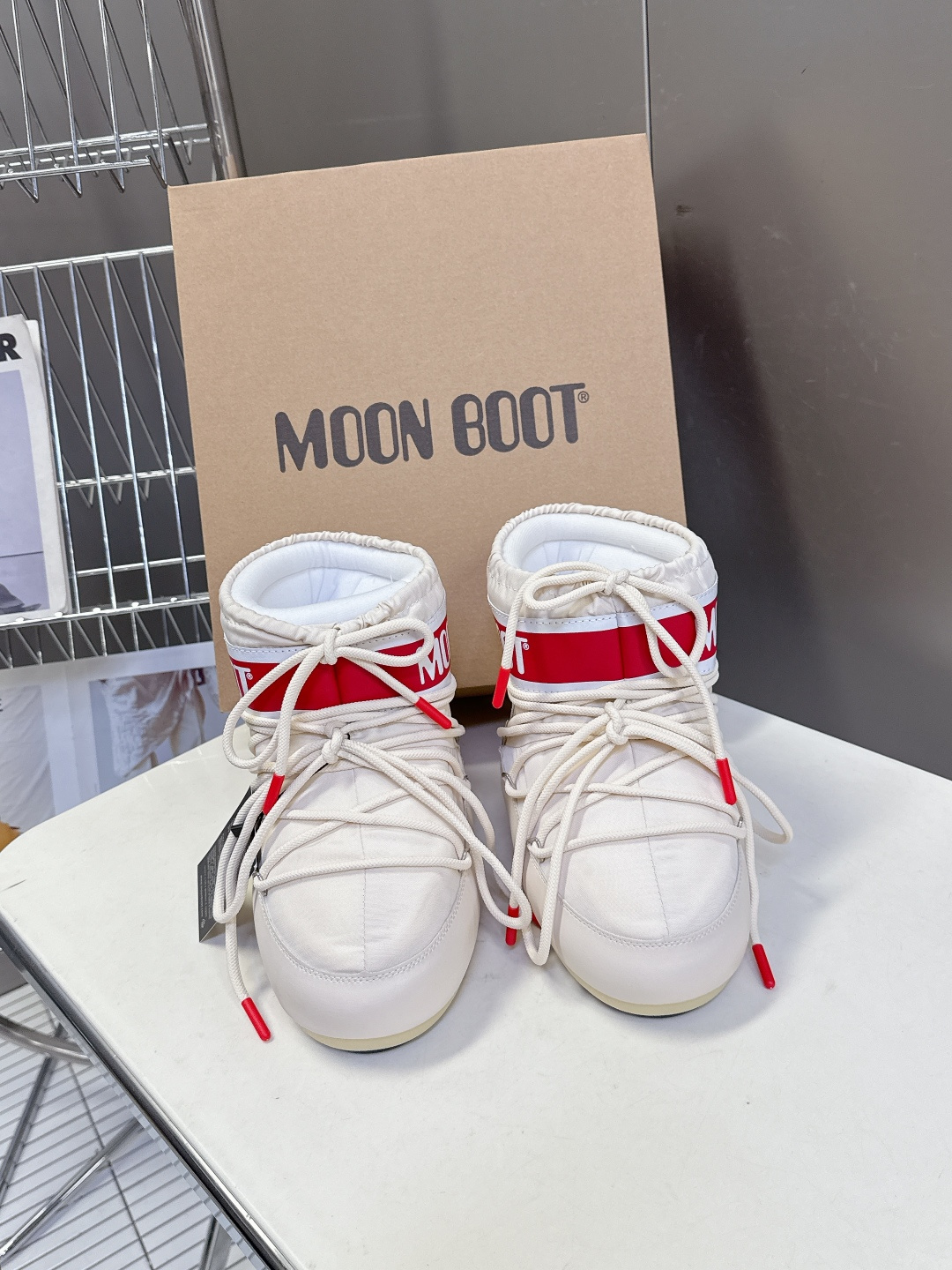 Moon Boot 秋冬最新款雪地靴 丑萌滑雪鞋超多明星网红种草 秋冬滑雪必备款 现在有一款更另类的雪地