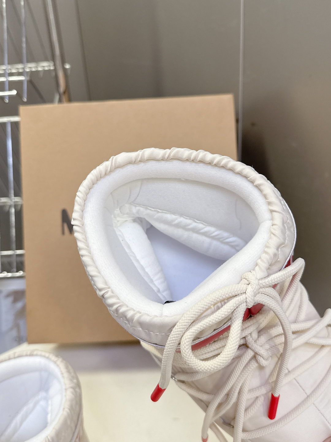 Moon Boot 秋冬最新款雪地靴 丑萌滑雪鞋超多明星网红种草 秋冬滑雪必备款 现在有一款更另类的雪地