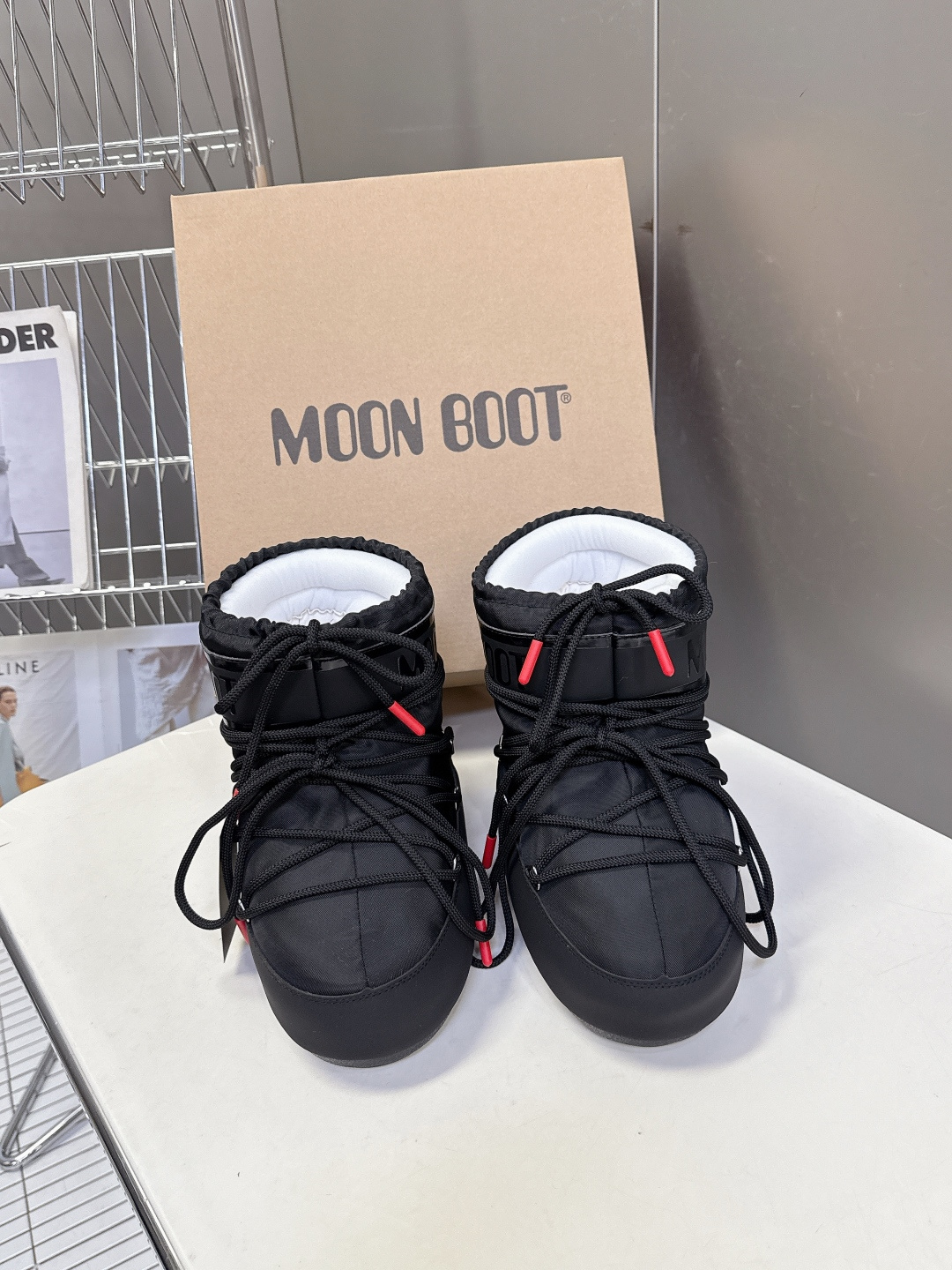 Moon Boot 秋冬最新款雪地靴 丑萌滑雪鞋超多明星网红种草 秋冬滑雪必备款 现在有一款更另类的雪地