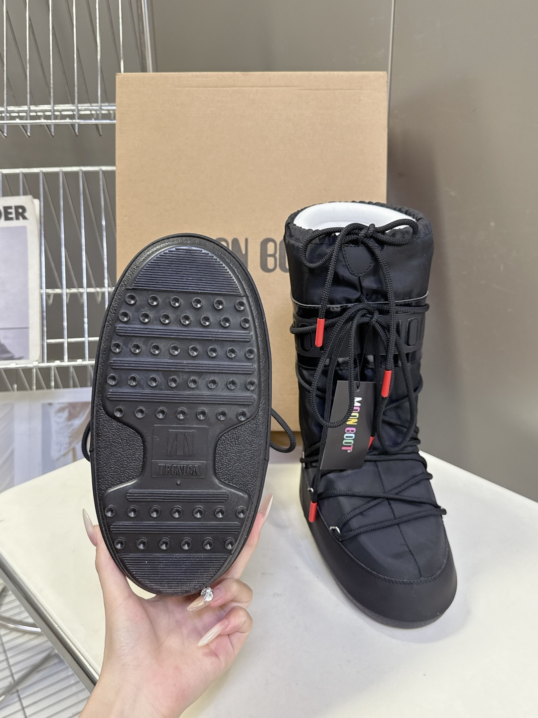 Moon Boot 秋冬最新款雪地靴 丑萌滑雪鞋超多明星网红种草 秋冬滑雪必备款 现在有一款更另类的雪地