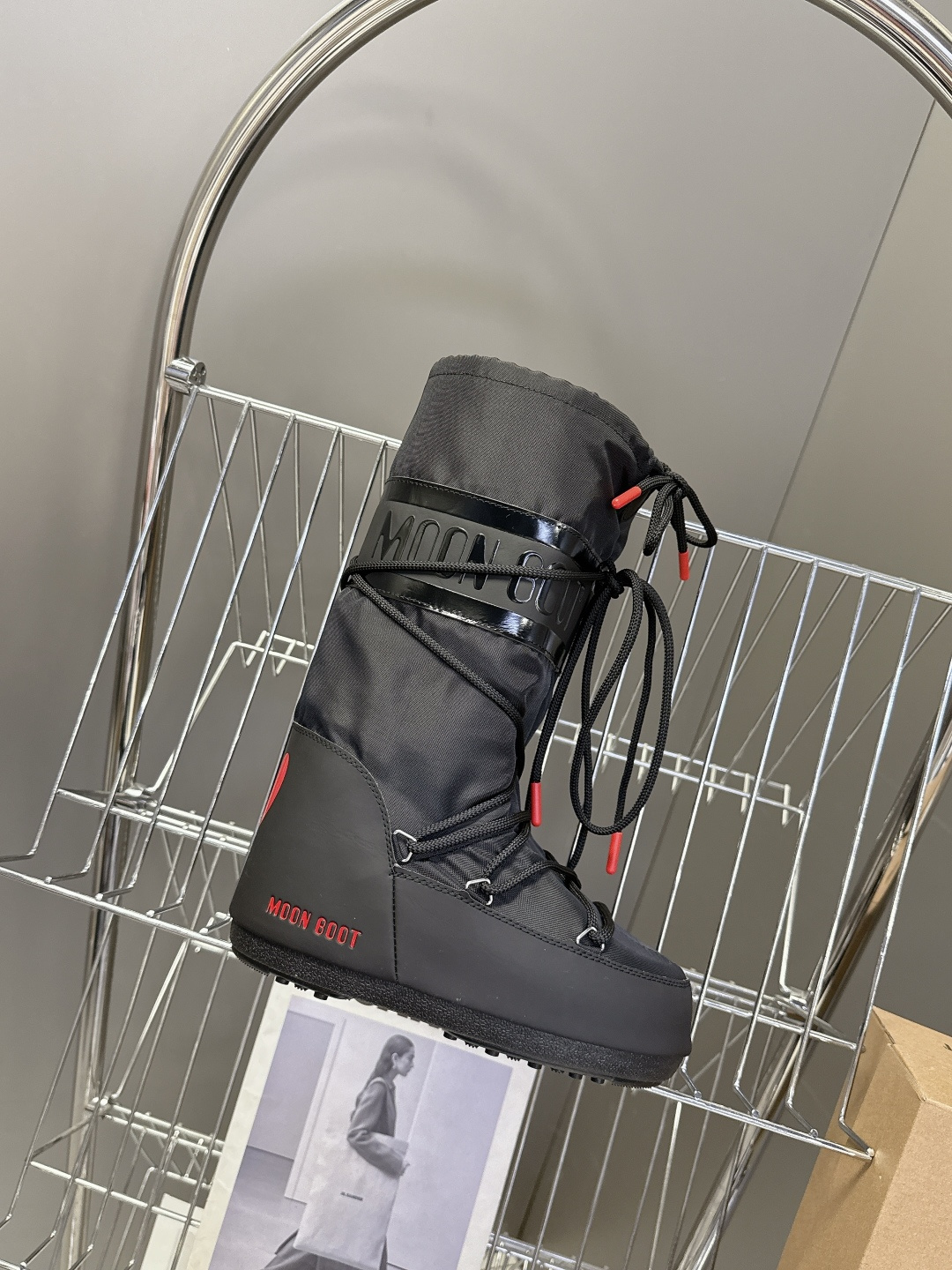 Moon Boot 秋冬最新款雪地靴 丑萌滑雪鞋超多明星网红种草 秋冬滑雪必备款 现在有一款更另类的雪地