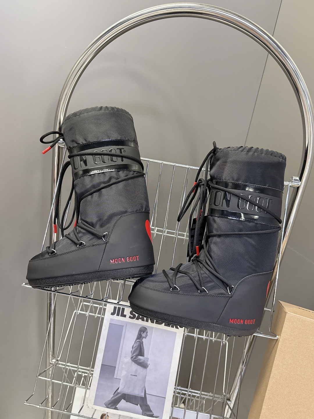 Moon Boot 秋冬最新款雪地靴 丑萌滑雪鞋超多明星网红种草 秋冬滑雪必备款 现在有一款更另类的雪地