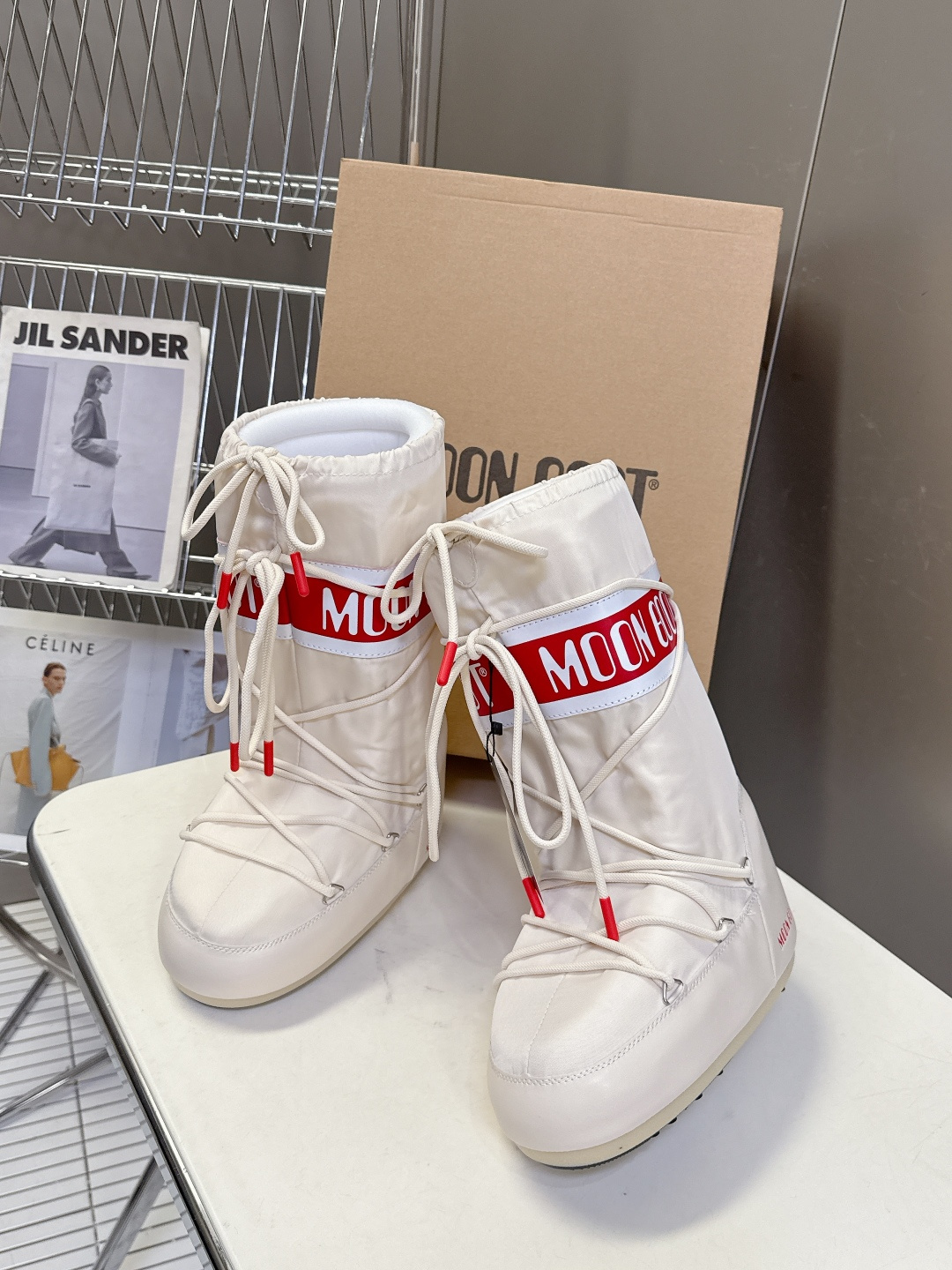 Moon Boot 秋冬最新款雪地靴 丑萌滑雪鞋超多明星网红种草 秋冬滑雪必备款 现在有一款更另类的雪地