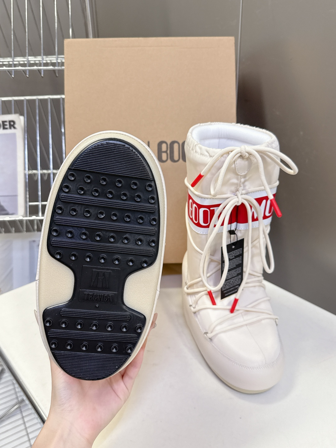 Moon Boot 秋冬最新款雪地靴 丑萌滑雪鞋超多明星网红种草 秋冬滑雪必备款 现在有一款更另类的雪地