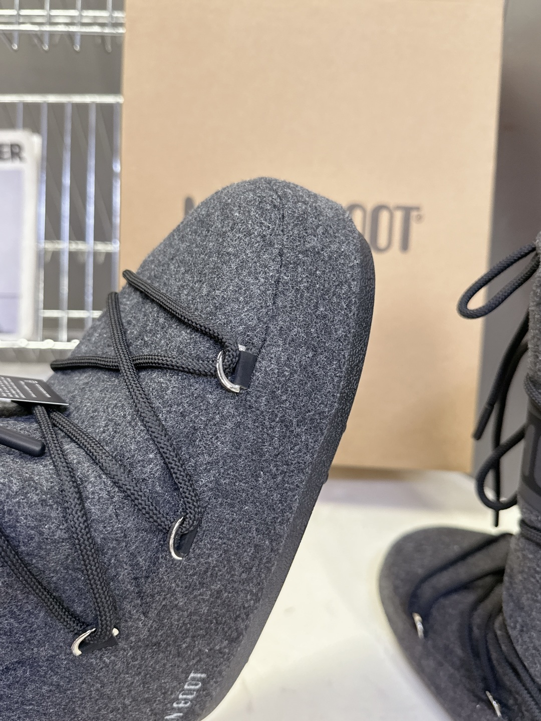 Moon Boot 秋冬最新款雪地靴 丑萌滑雪鞋超多明星网红种草 秋冬滑雪必备款 现在有一款更另类的雪地