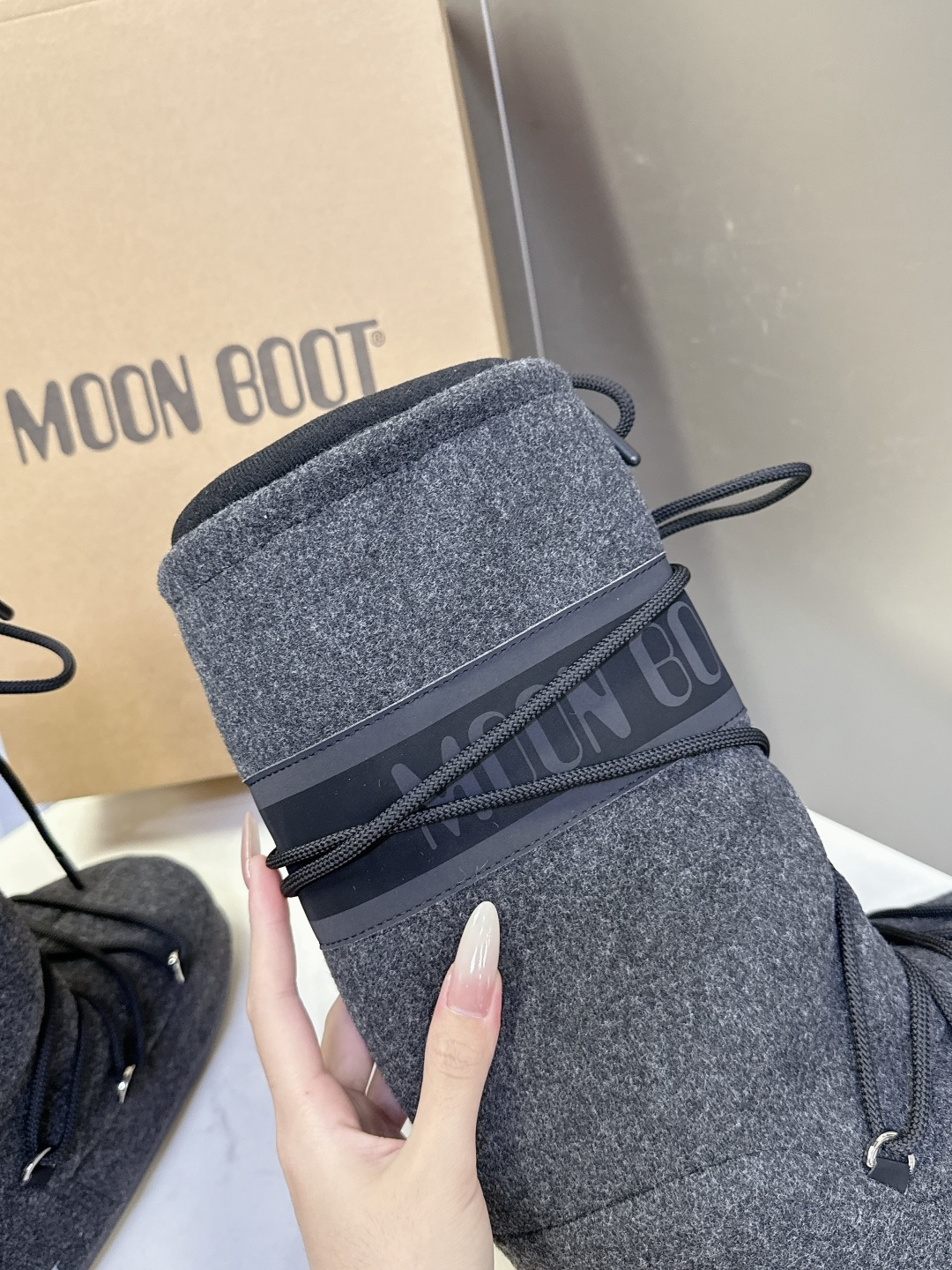 Moon Boot 秋冬最新款雪地靴 丑萌滑雪鞋超多明星网红种草 秋冬滑雪必备款 现在有一款更另类的雪地