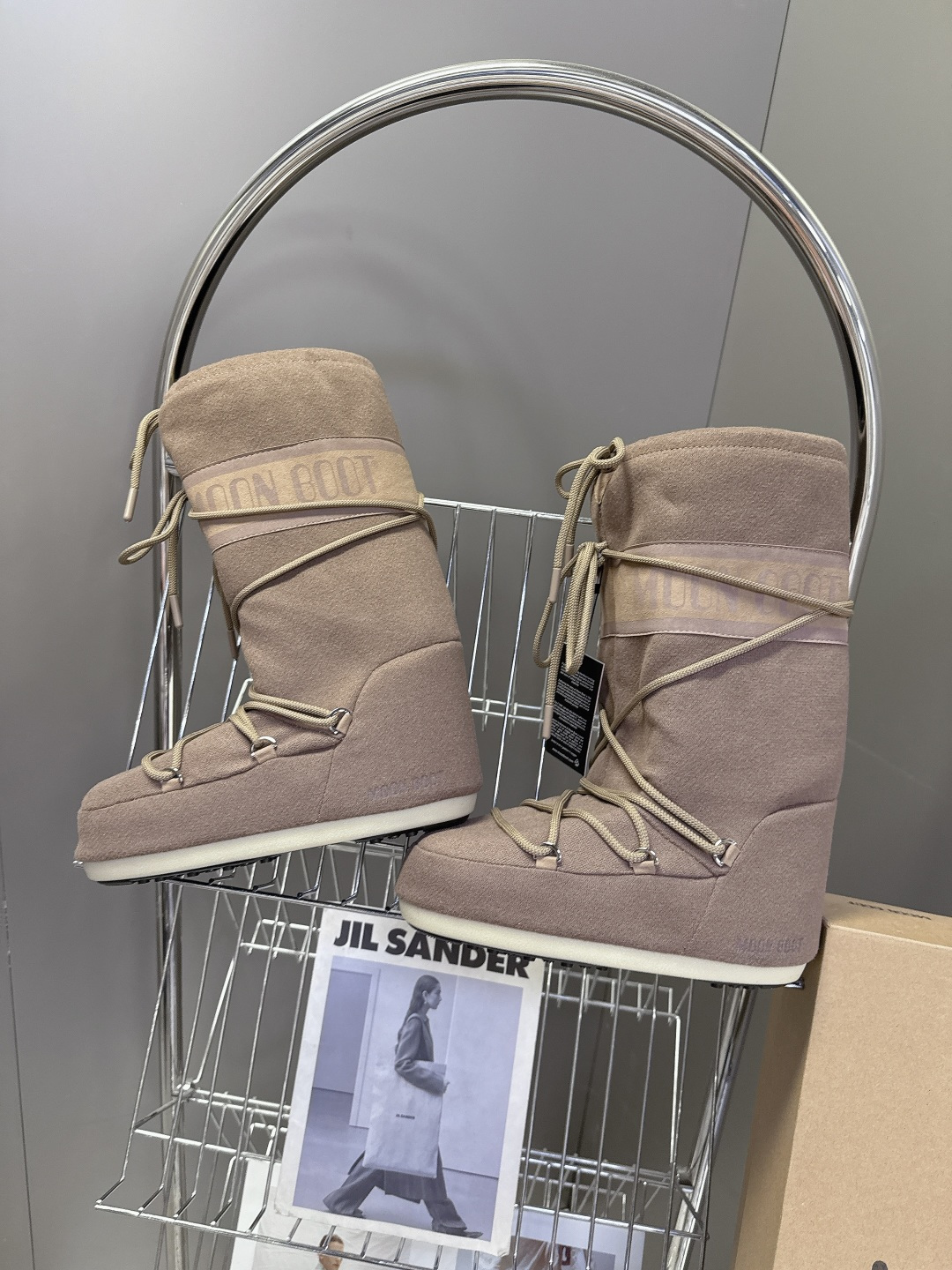 Moon Boot 秋冬最新款雪地靴 丑萌滑雪鞋超多明星网红种草 秋冬滑雪必备款 现在有一款更另类的雪地