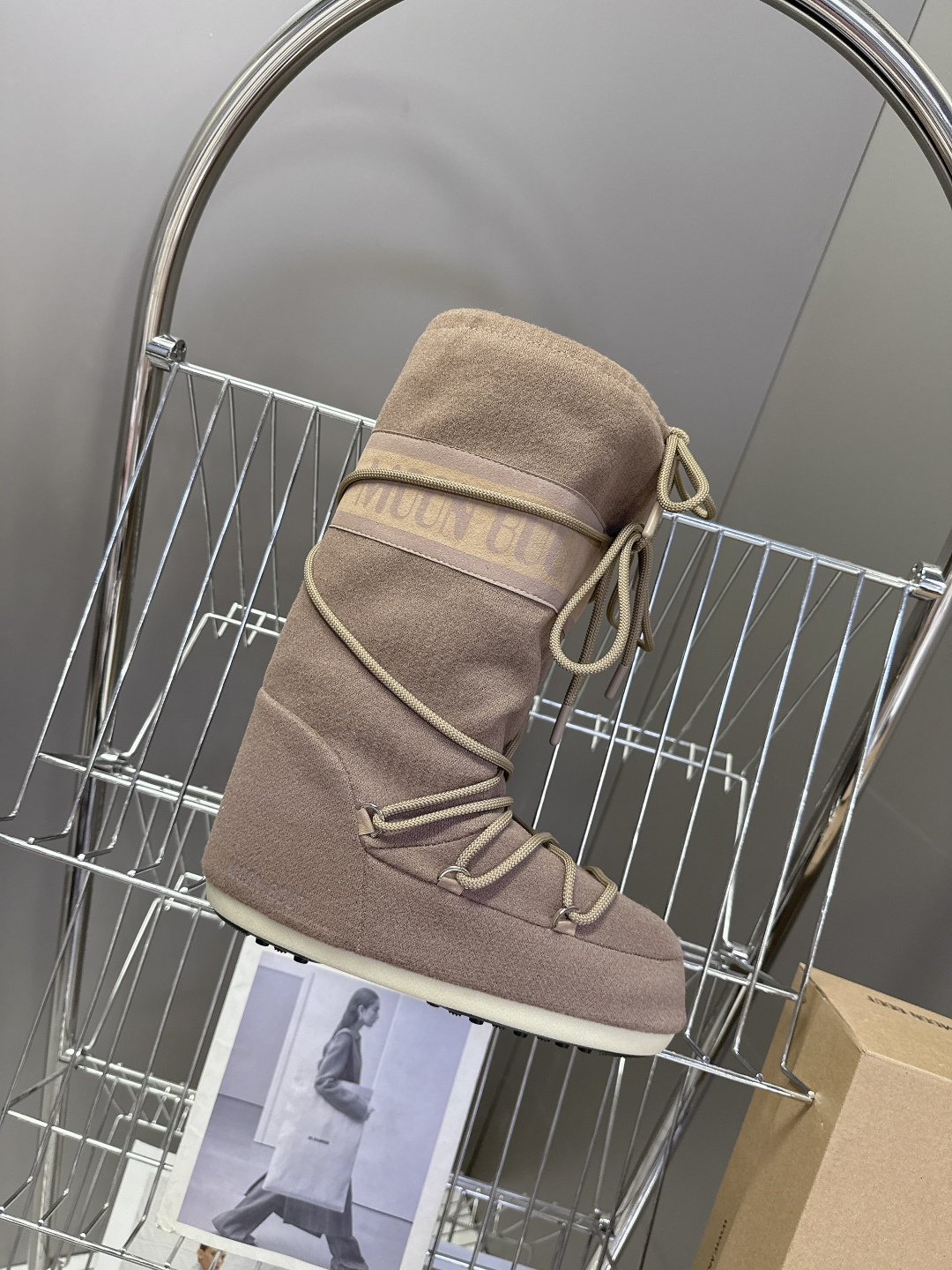 Moon Boot 秋冬最新款雪地靴 丑萌滑雪鞋超多明星网红种草 秋冬滑雪必备款 现在有一款更另类的雪地