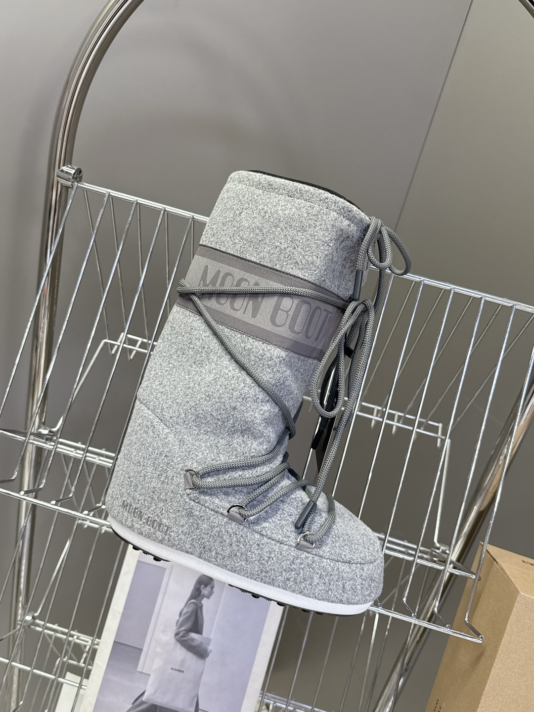 Moon Boot 秋冬最新款雪地靴 丑萌滑雪鞋超多明星网红种草 秋冬滑雪必备款 现在有一款更另类的雪地