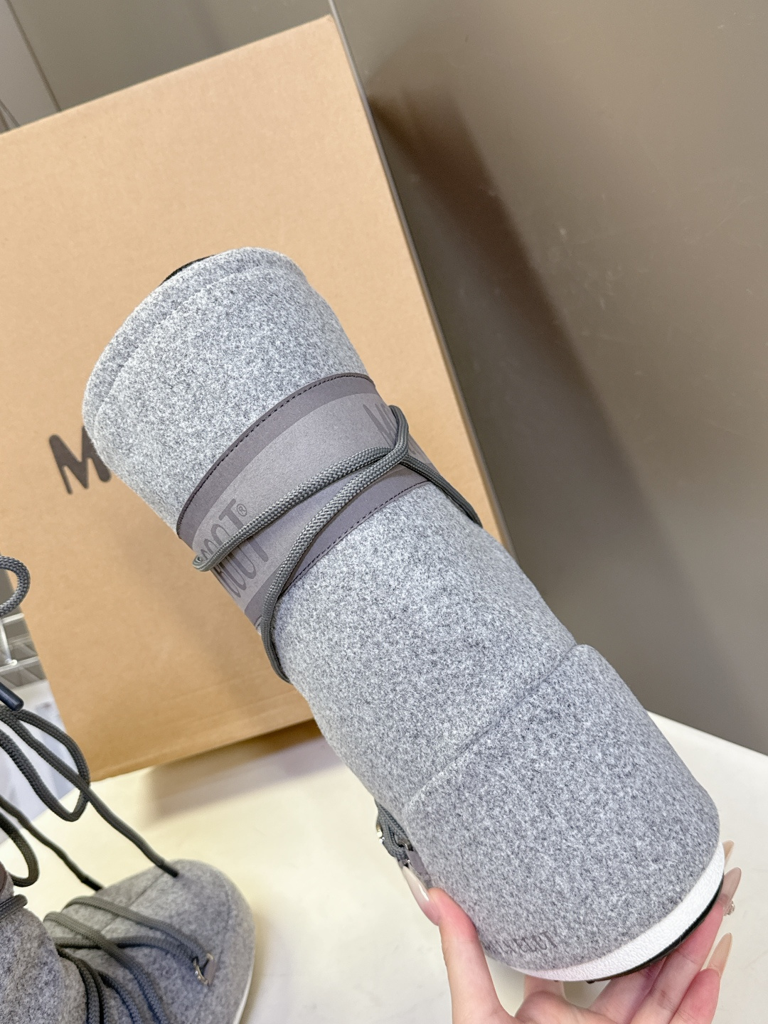 Moon Boot 秋冬最新款雪地靴 丑萌滑雪鞋超多明星网红种草 秋冬滑雪必备款 现在有一款更另类的雪地