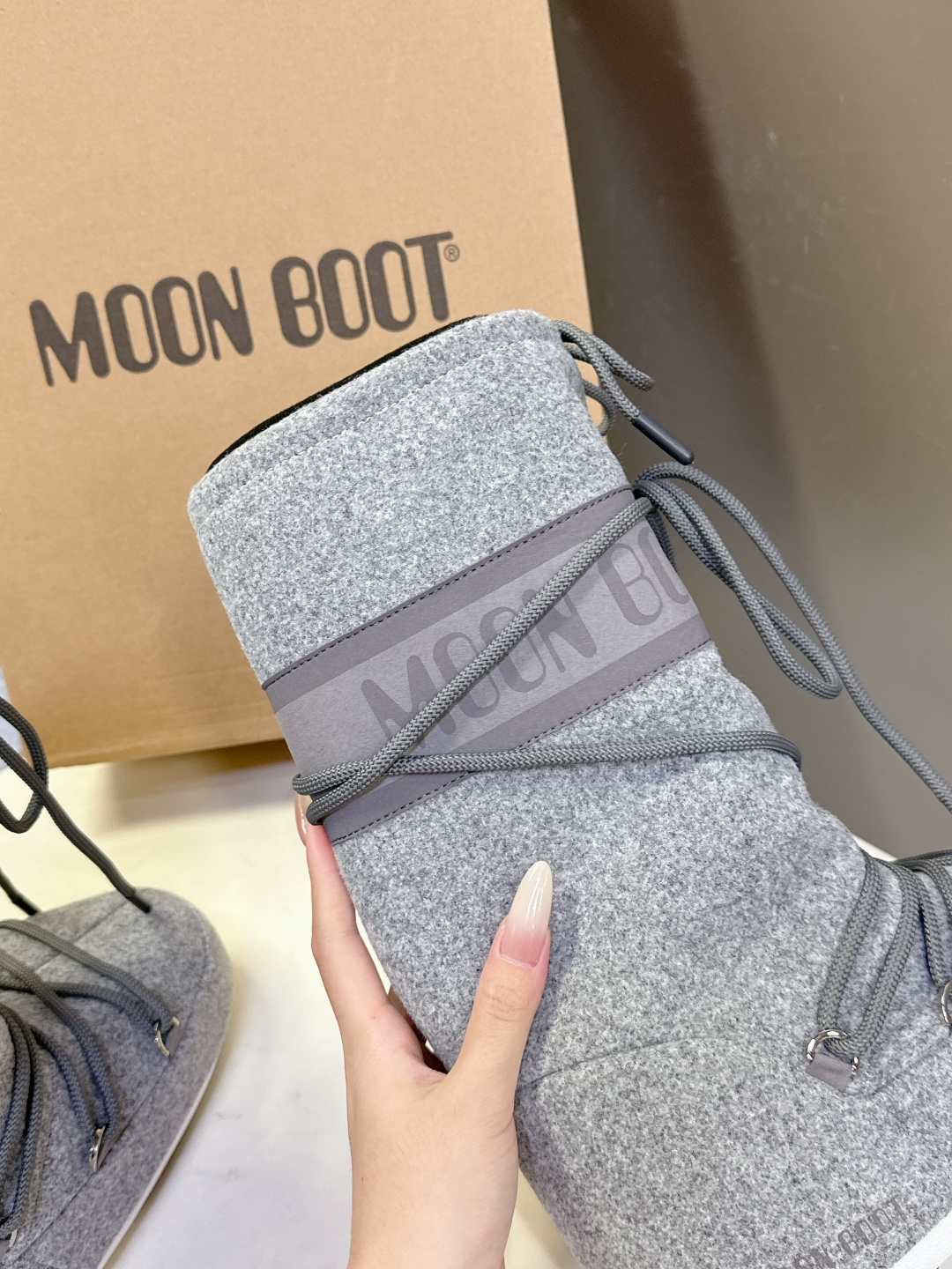 Moon Boot 秋冬最新款雪地靴 丑萌滑雪鞋超多明星网红种草 秋冬滑雪必备款 现在有一款更另类的雪地