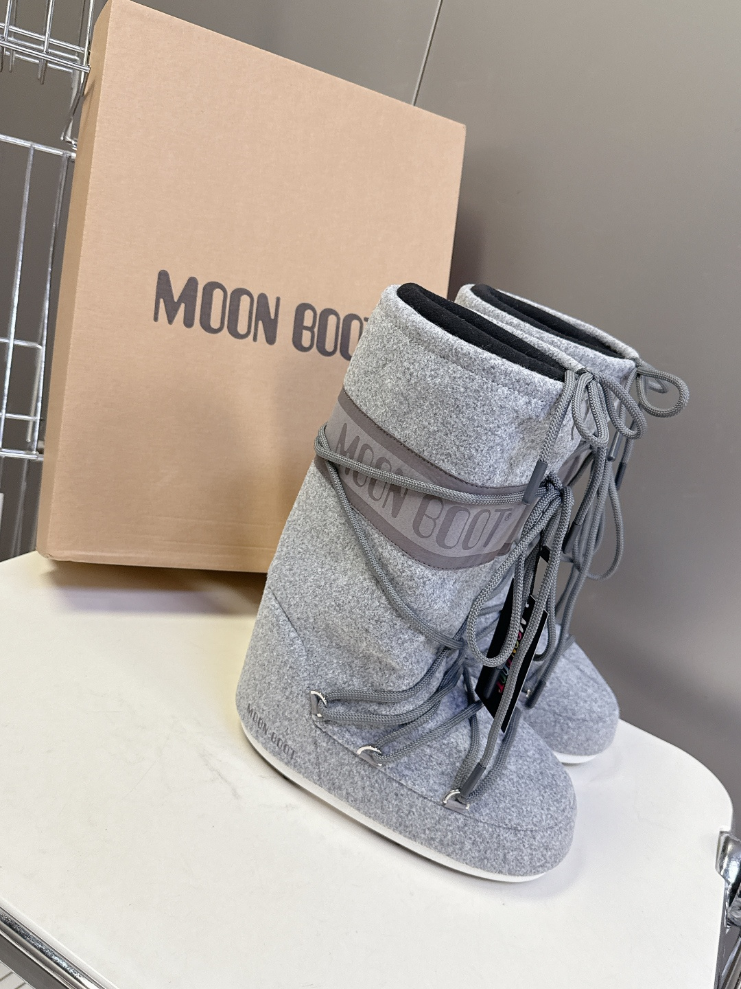 Moon Boot 秋冬最新款雪地靴 丑萌滑雪鞋超多明星网红种草 秋冬滑雪必备款 现在有一款更另类的雪地