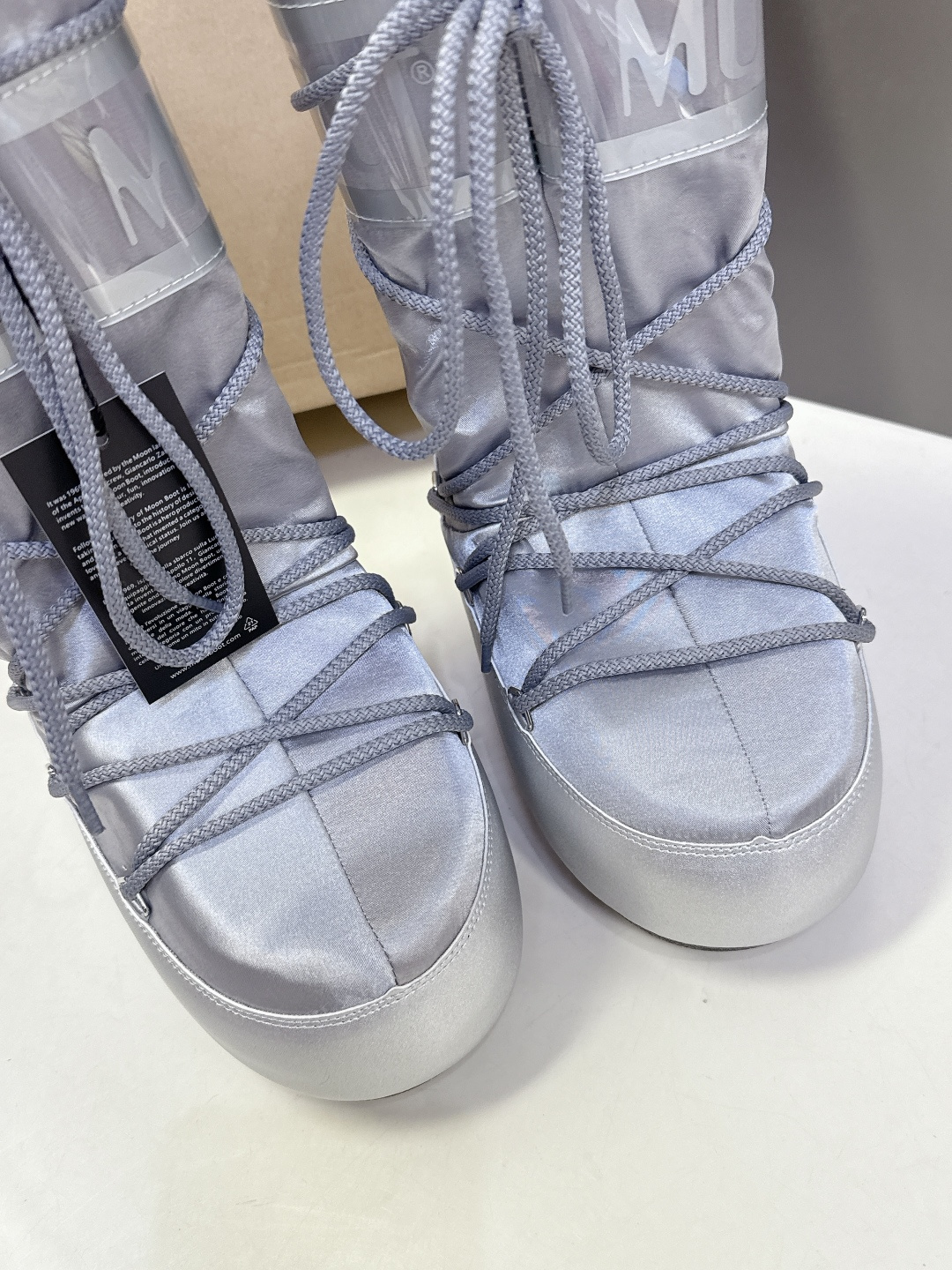 Moon Boot 秋冬最新款雪地靴 丑萌滑雪鞋超多明星网红种草 秋冬滑雪必备款 现在有一款更另类的雪地