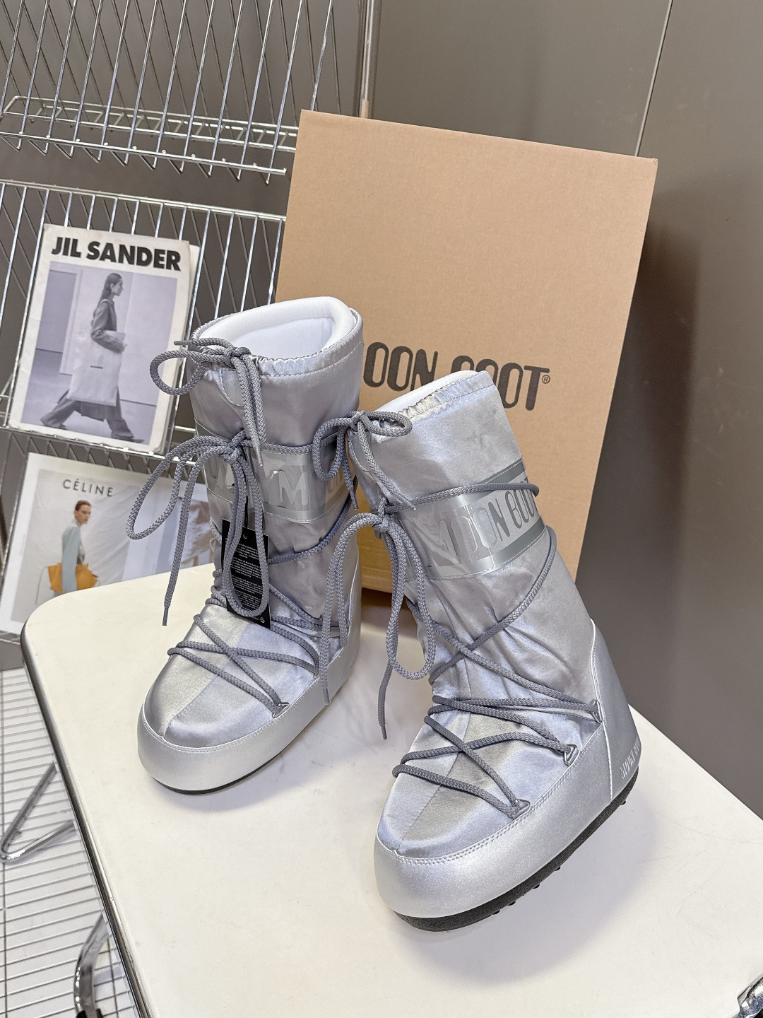 Moon Boot 秋冬最新款雪地靴 丑萌滑雪鞋超多明星网红种草 秋冬滑雪必备款 现在有一款更另类的雪地