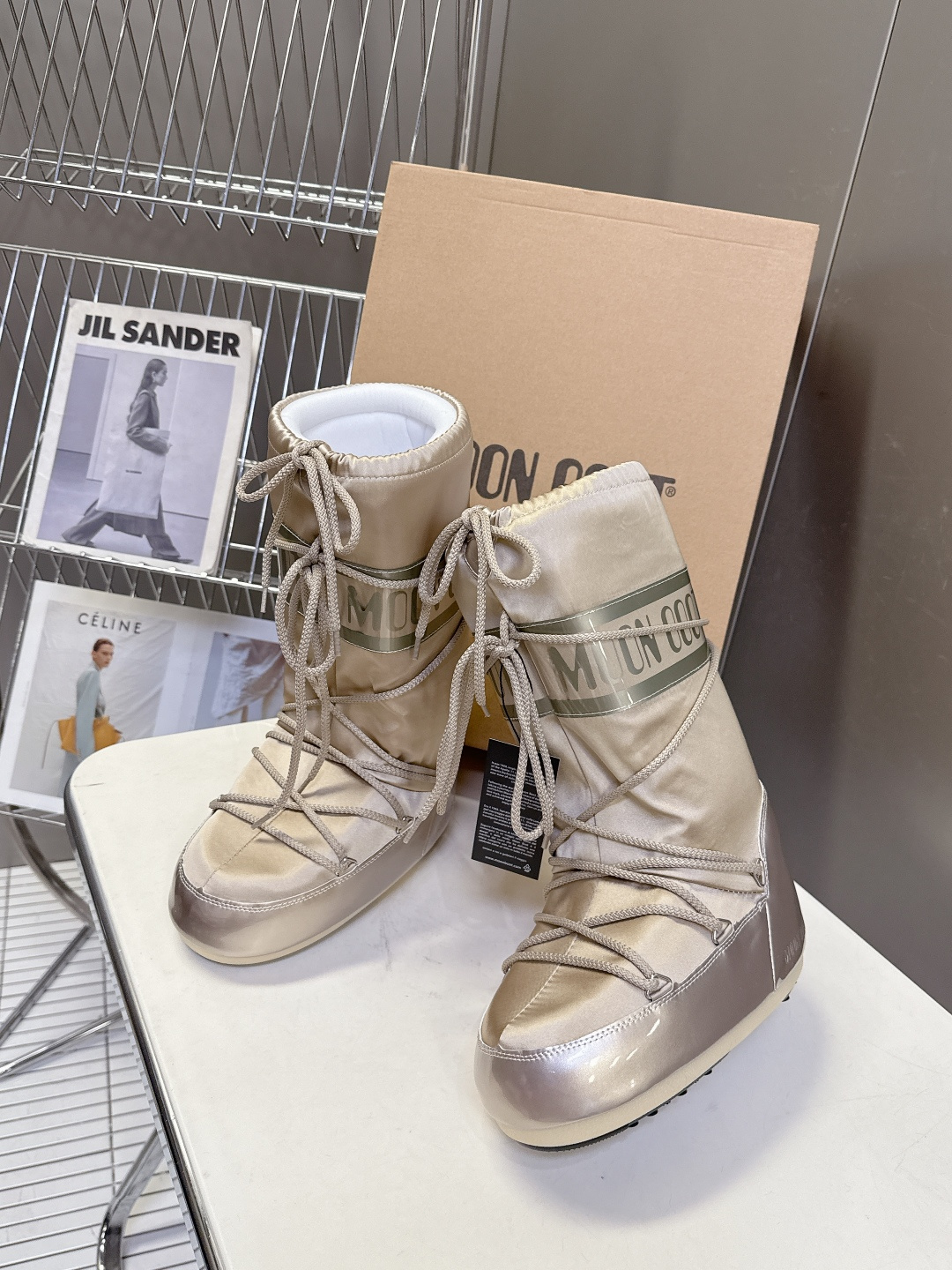 Moon Boot 秋冬最新款雪地靴 丑萌滑雪鞋超多明星网红种草 秋冬滑雪必备款 现在有一款更另类的雪地