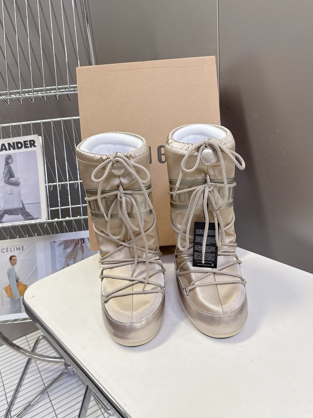 Moon Boot 秋冬最新款雪地靴 丑萌滑雪鞋超多明星网红种草 秋冬滑雪必备款 现在有一款更另类的雪地