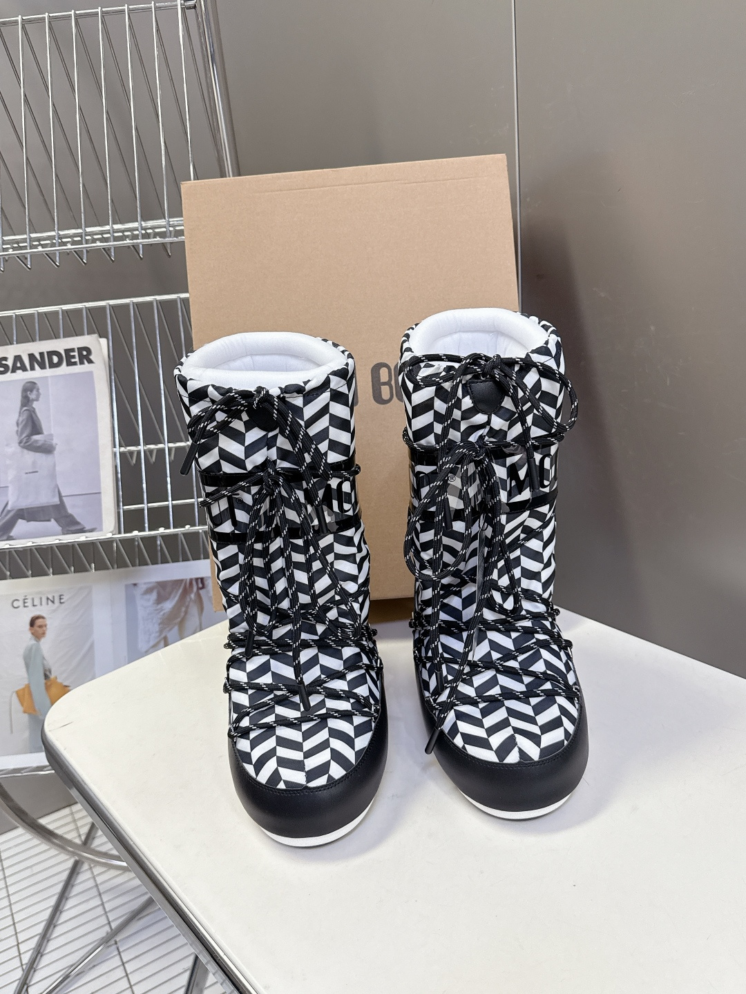 Moon Boot 秋冬最新款雪地靴 丑萌滑雪鞋超多明星网红种草 秋冬滑雪必备款 现在有一款更另类的雪地