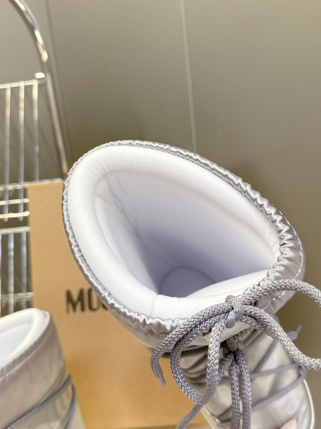 Moon Boot 秋冬最新款雪地靴 丑萌滑雪鞋超多明星网红种草 秋冬滑雪必备款 现在有一款更另类的雪地