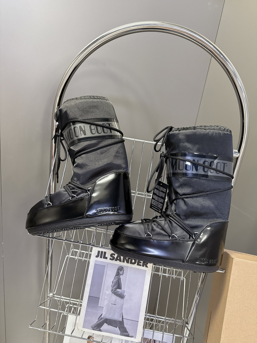 Moon Boot 秋冬最新款雪地靴 丑萌滑雪鞋超多明星网红种草 秋冬滑雪必备款 现在有一款更另类的雪地