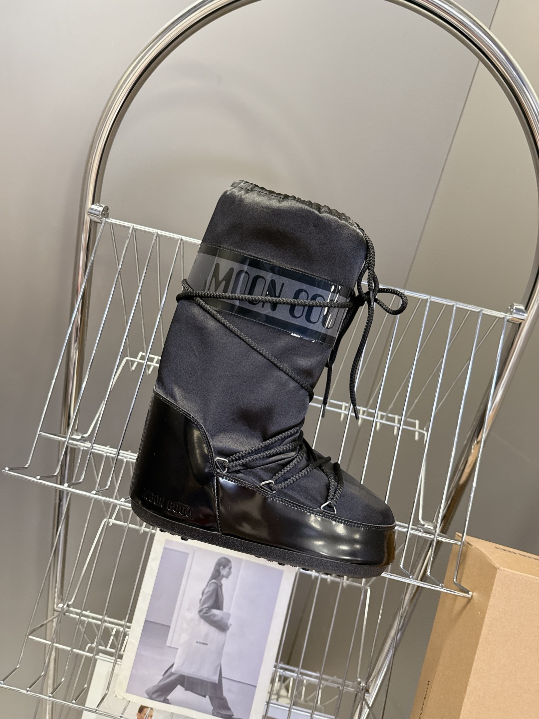 Moon Boot 秋冬最新款雪地靴 丑萌滑雪鞋超多明星网红种草 秋冬滑雪必备款 现在有一款更另类的雪地