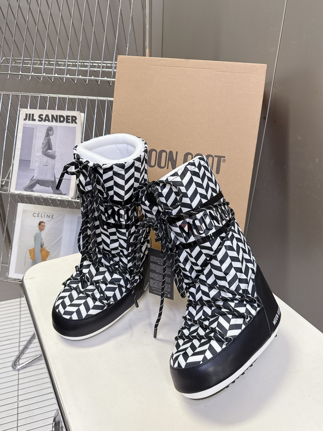 Moon Boot 秋冬最新款雪地靴 丑萌滑雪鞋超多明星网红种草 秋冬滑雪必备款 现在有一款更另类的雪地