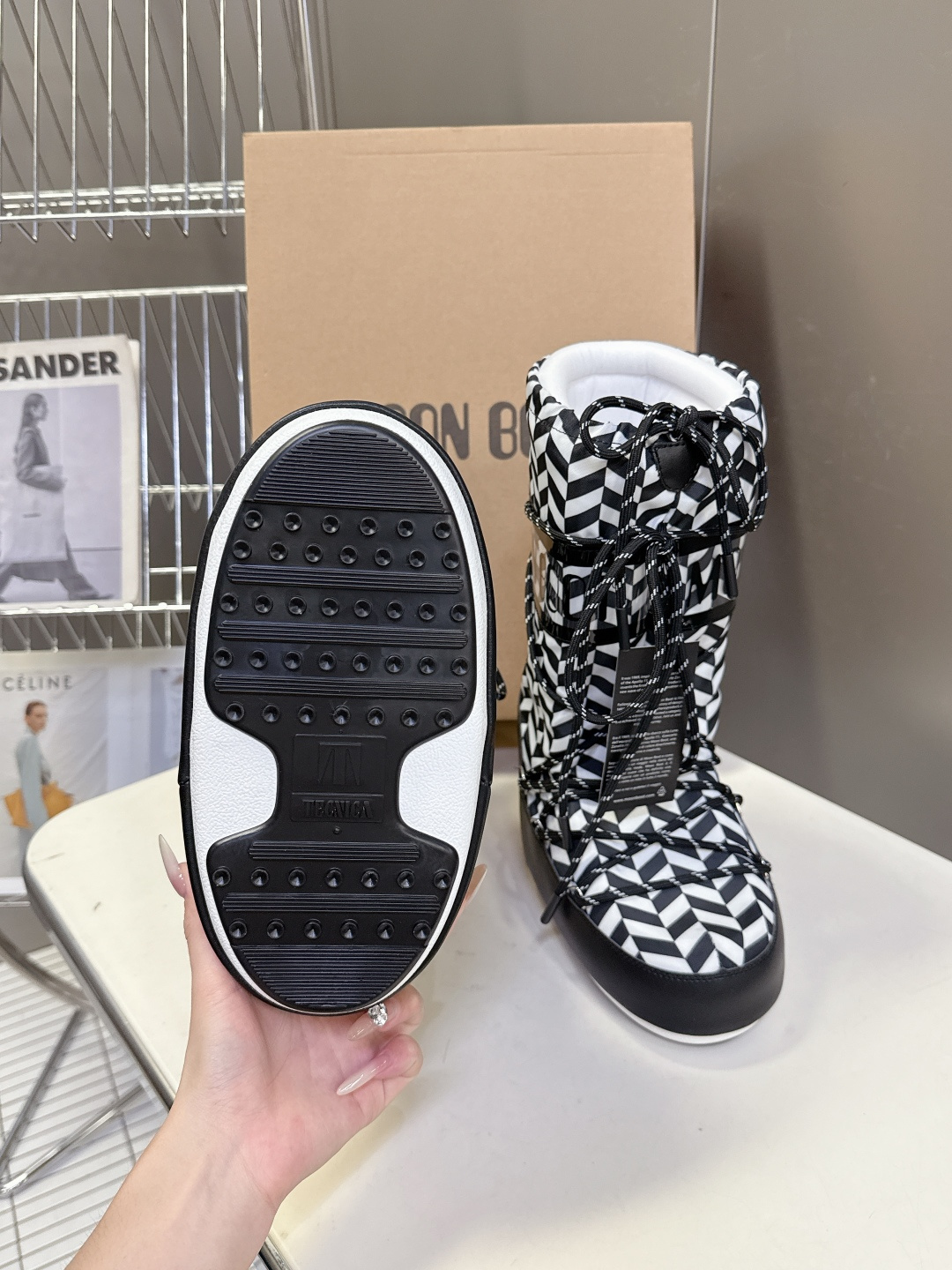 Moon Boot 秋冬最新款雪地靴 丑萌滑雪鞋超多明星网红种草 秋冬滑雪必备款 现在有一款更另类的雪地