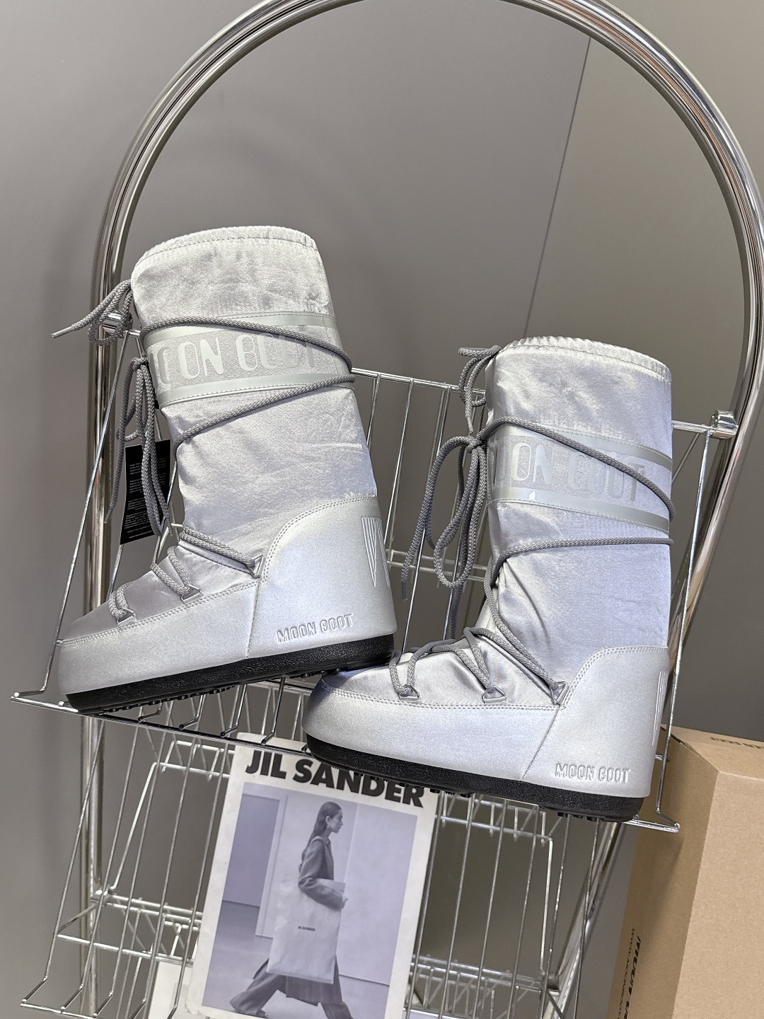 Moon Boot 秋冬最新款雪地靴 丑萌滑雪鞋超多明星网红种草 秋冬滑雪必备款 现在有一款更另类的雪地