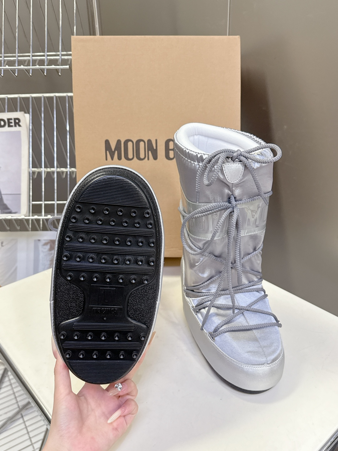 Moon Boot 秋冬最新款雪地靴 丑萌滑雪鞋超多明星网红种草 秋冬滑雪必备款 现在有一款更另类的雪地