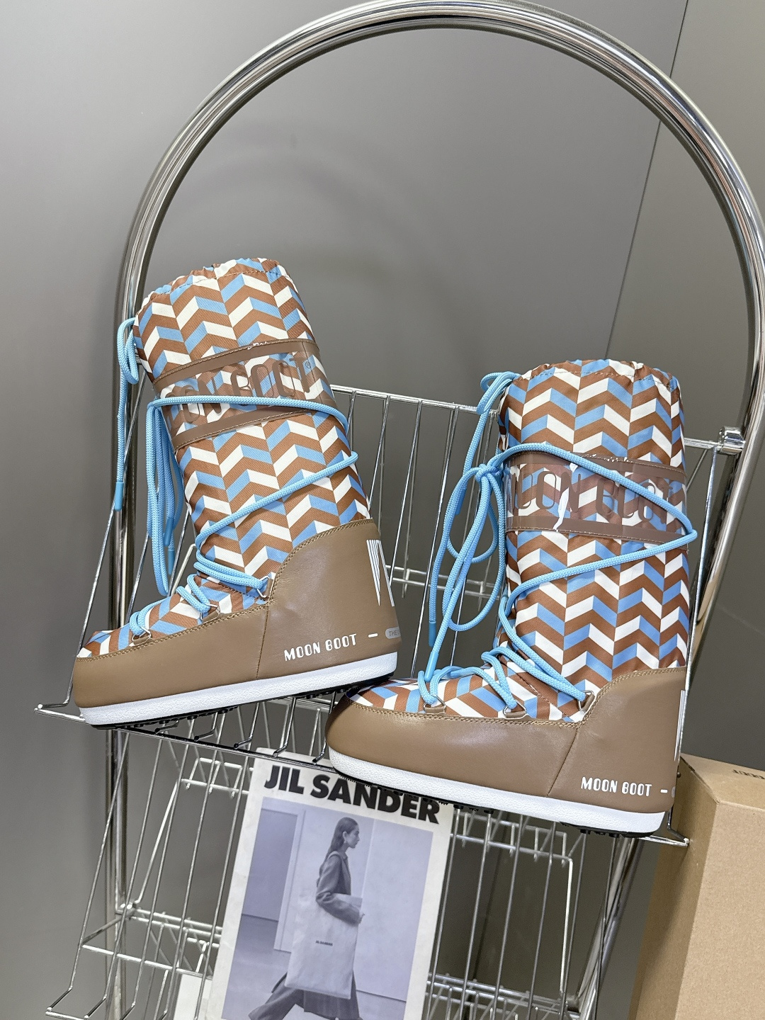 Moon Boot 秋冬最新款雪地靴 丑萌滑雪鞋超多明星网红种草 秋冬滑雪必备款 现在有一款更另类的雪地