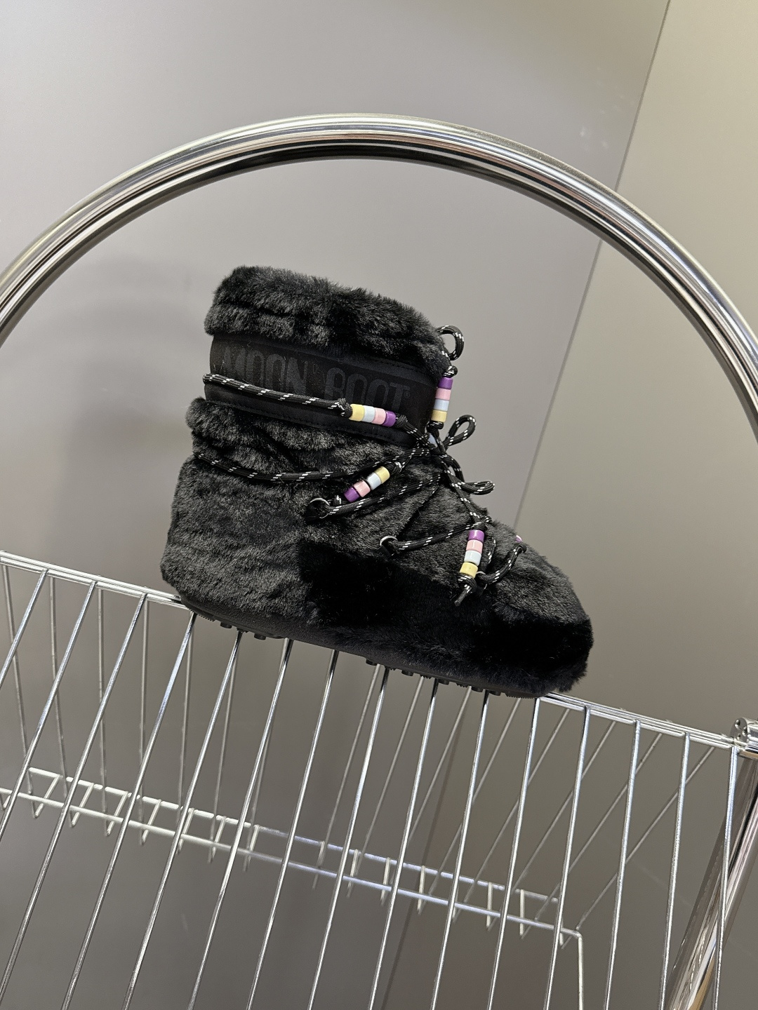 Moon Boot 秋冬最新款雪地靴 丑萌滑雪鞋超多明星网红种草 秋冬滑雪必备款 现在有一款更另类的雪地